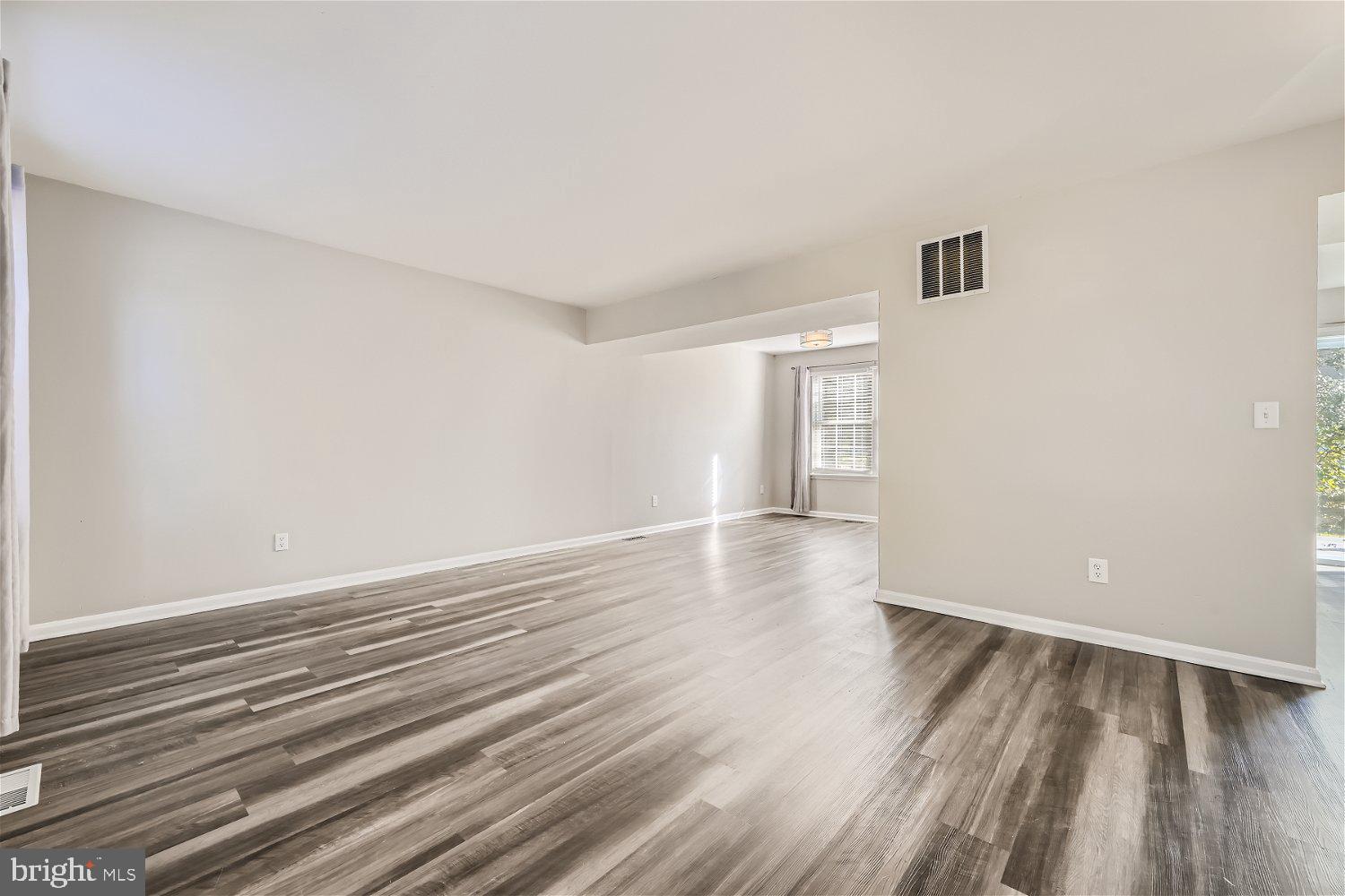 RIVERSIDE PARK - Residential