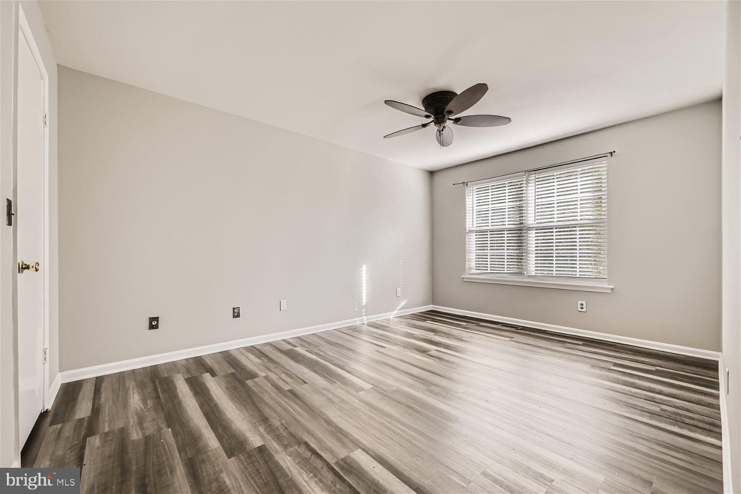 RIVERSIDE PARK - Residential