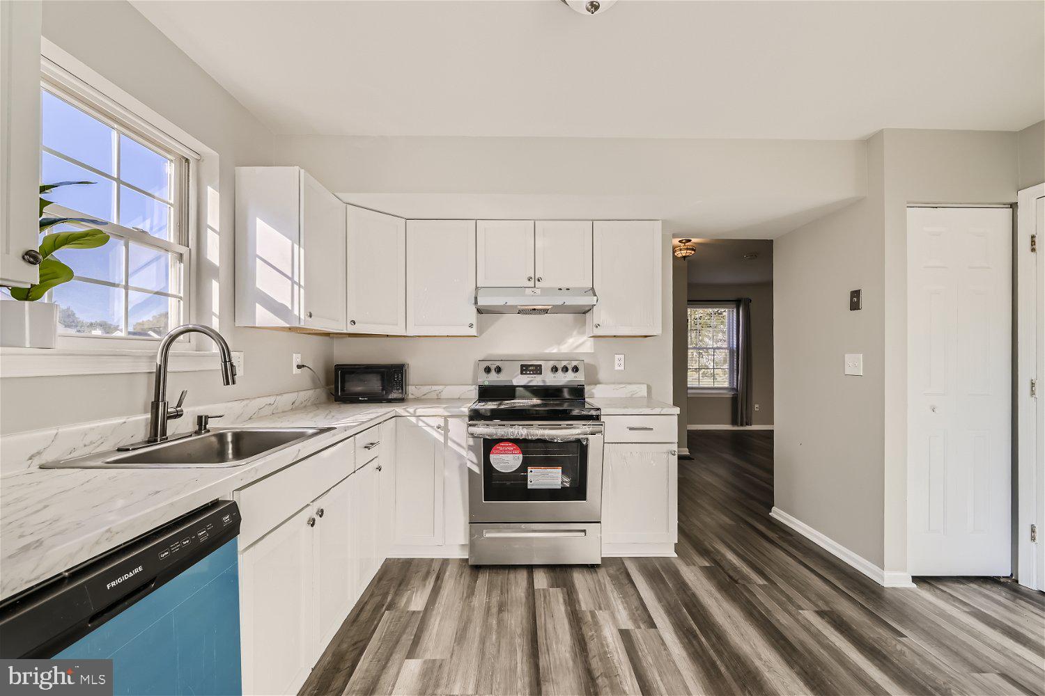 RIVERSIDE PARK - Residential