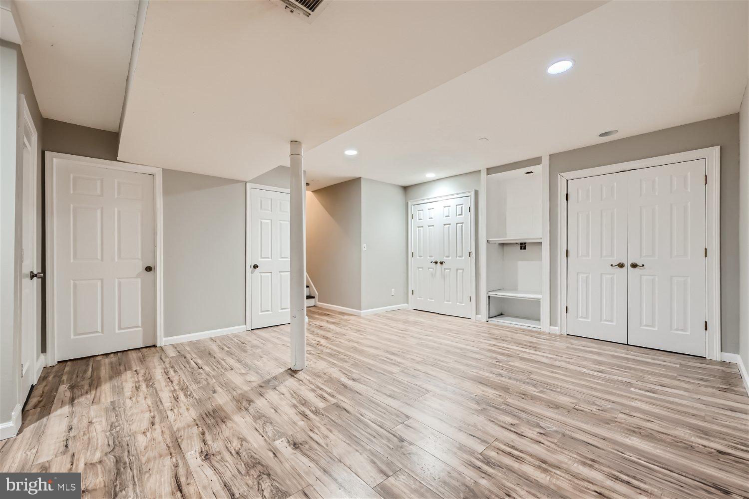 RIVERSIDE PARK - Residential