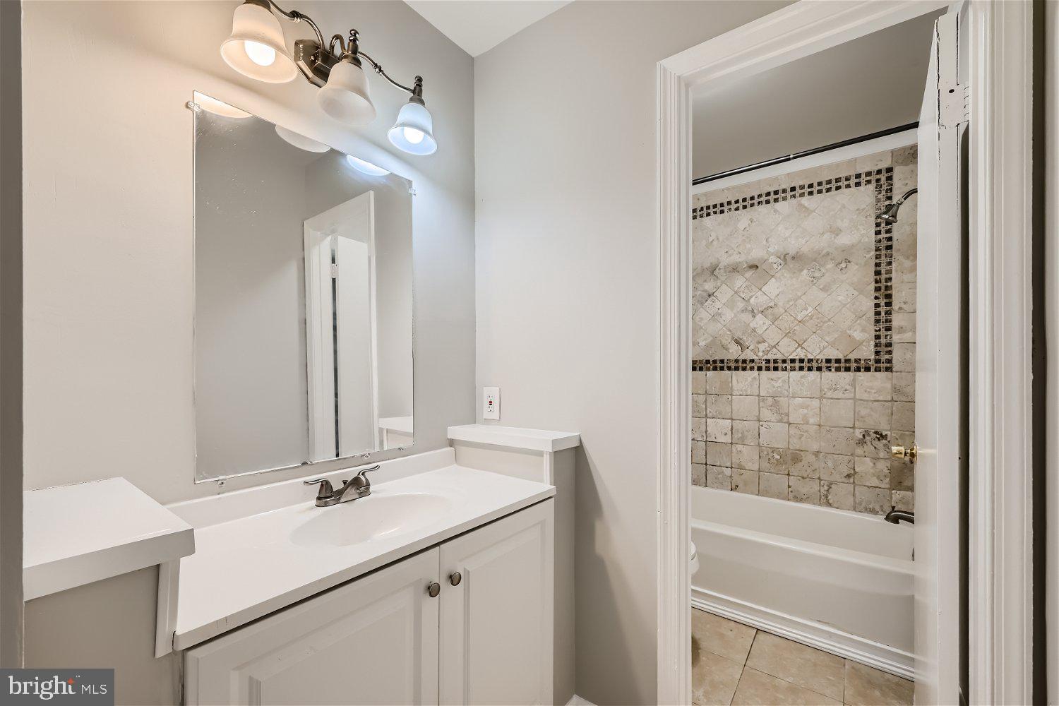 RIVERSIDE PARK - Residential