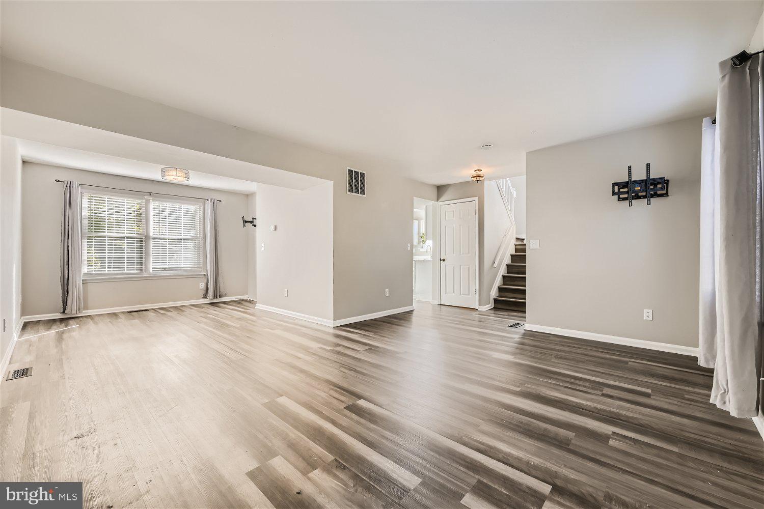 RIVERSIDE PARK - Residential