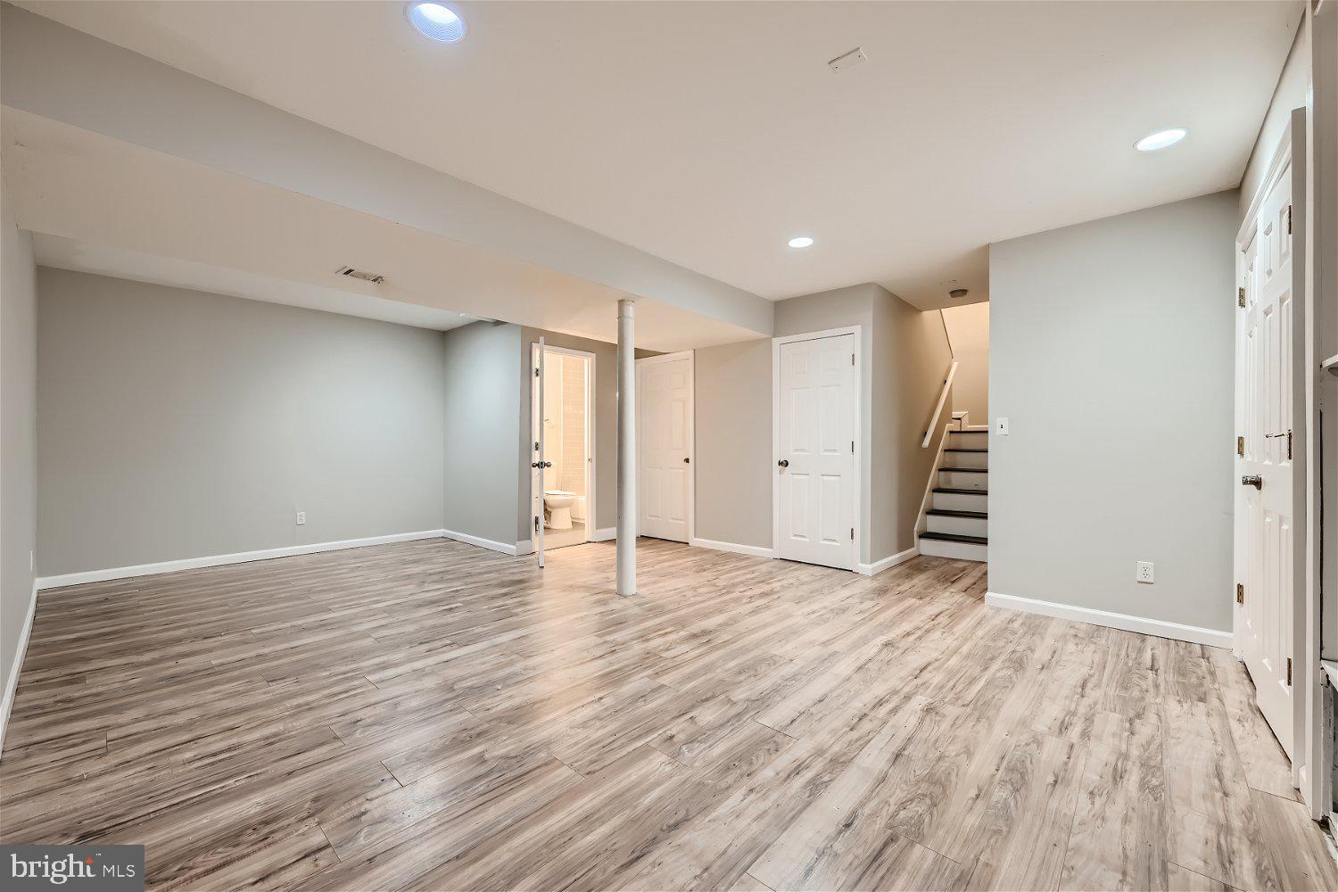 RIVERSIDE PARK - Residential