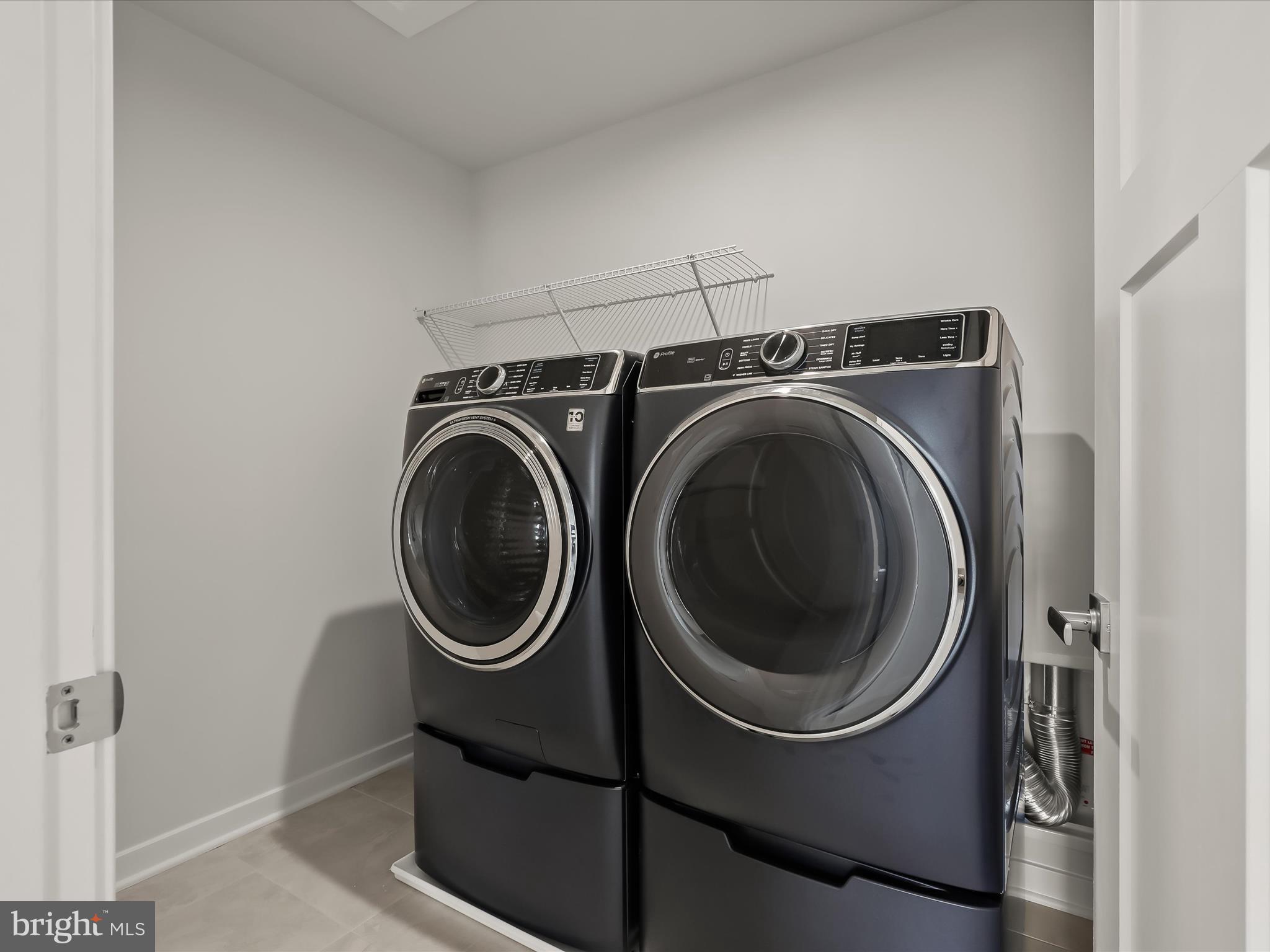 GRACE WOODS - Residential Lease