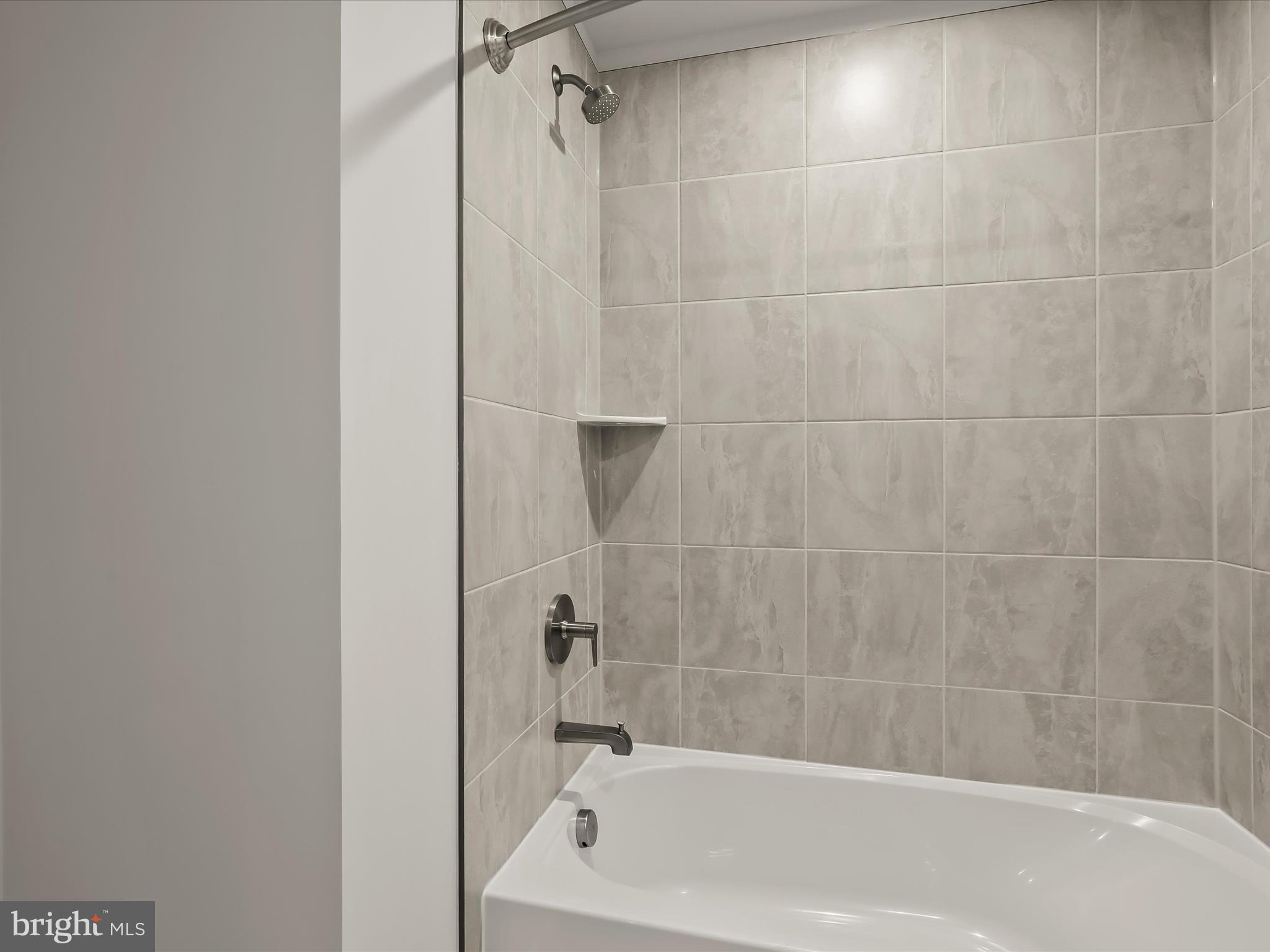 GRACE WOODS - Residential Lease