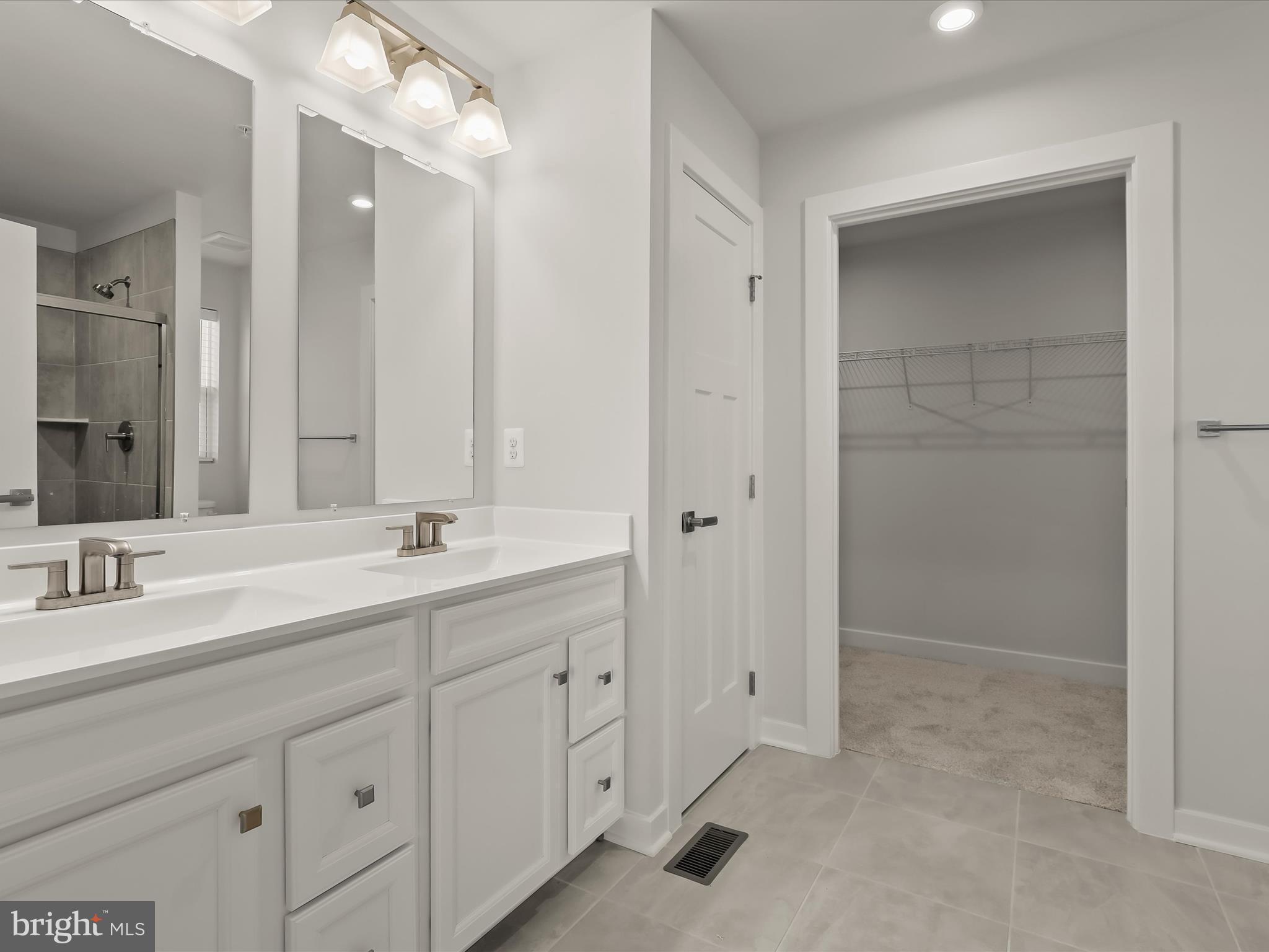 GRACE WOODS - Residential Lease