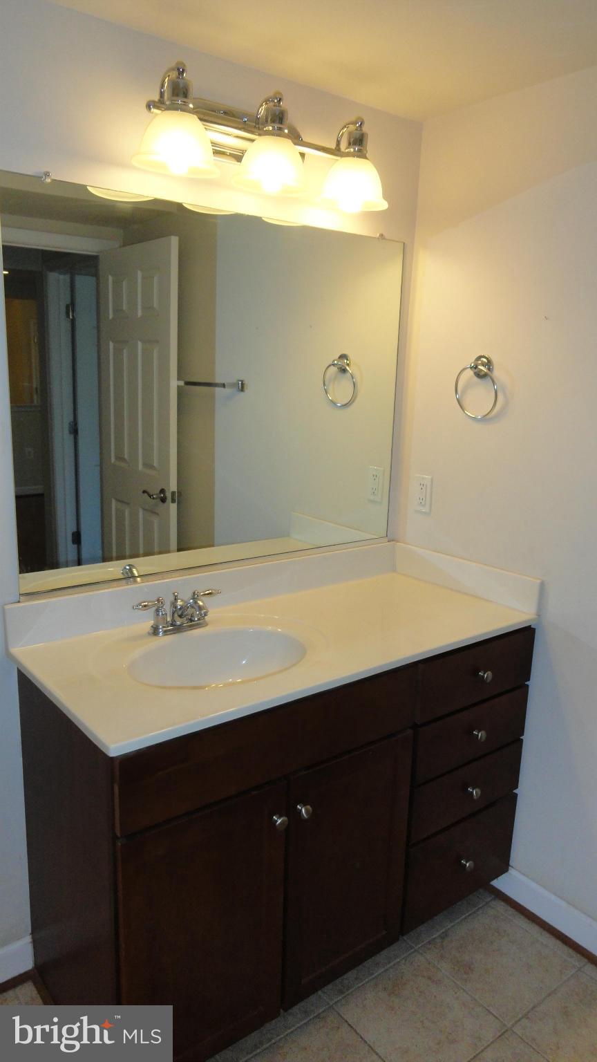 WEST VILLAGE OF SHIRLINGTON - Residential Lease