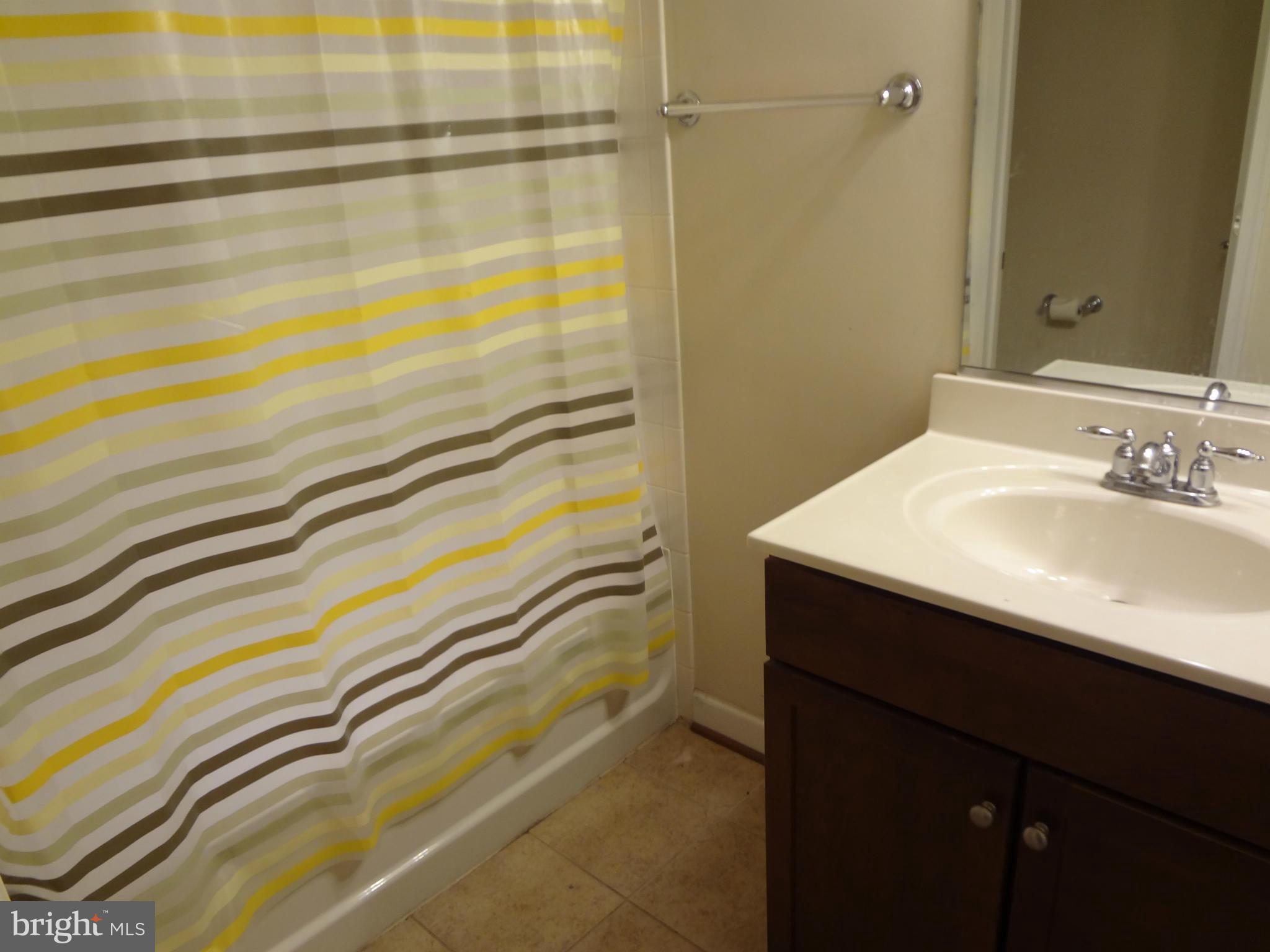 WEST VILLAGE OF SHIRLINGTON - Residential Lease