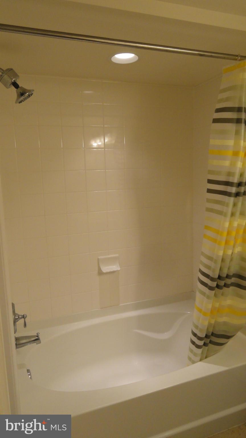 WEST VILLAGE OF SHIRLINGTON - Residential Lease