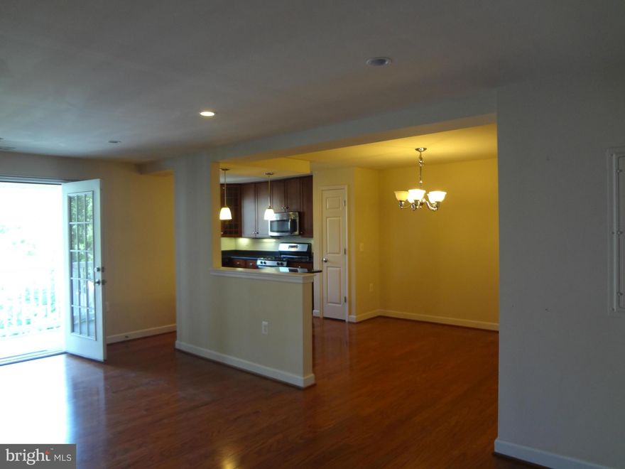 $50 app fee per adult. 1st months rent to C21NM. Security deposit to LBR Inc. Tenant pays electric, phone/cable. Walking distance to Shirlington Town Center. Huge pool, fitness center, party room, BBQ areas, free shuttle to Pentagon metro, secure entrance to building. Gorgeous End Unit 1br/1ba w/patio & updated w/ stainless steel appliances, eat-in kitchen, hardwood floors, and recessed lights.