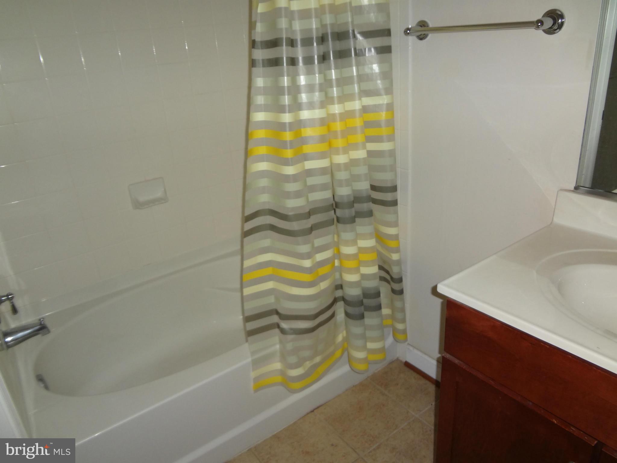 WEST VILLAGE OF SHIRLINGTON - Residential Lease