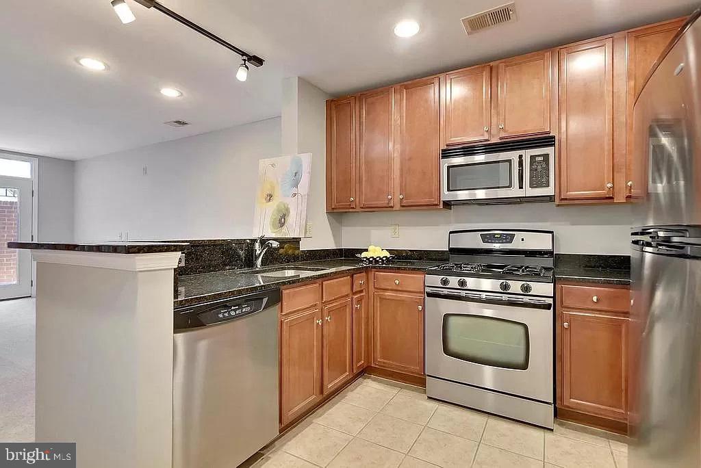 2665 PROSPERITY AVENUE 6