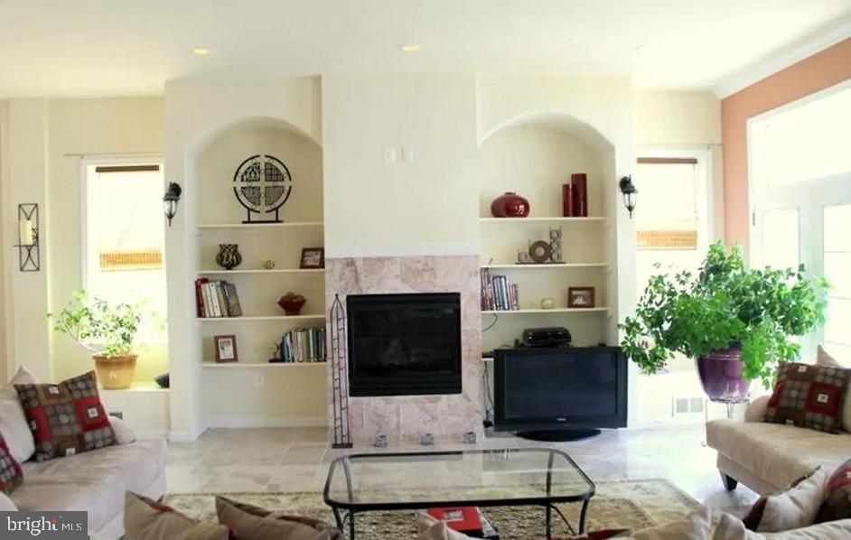 STRATFORD HARBOUR - Residential Lease