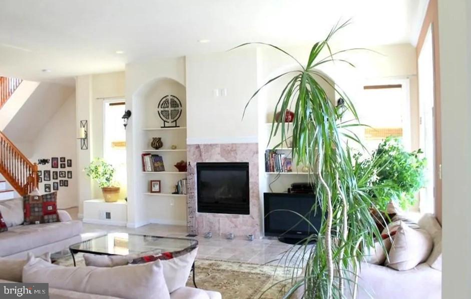 STRATFORD HARBOUR - Residential Lease