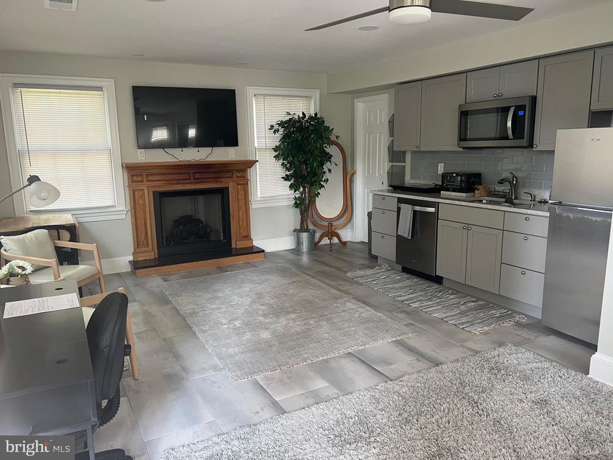 This Beautiful , renovated  Suite is  ready and waiting for you!!!. This unit 0ffers, Full Bathroom, kitchenette- fully equipate, private laundry. This unit is also furnished. (TV, bed, dresser and more)!!!!
 ALL utilities is included in rent price. 
BONUS- internet and cleaning services are available at no cost!!! 
just bring your personal belongings and enjoy your stay.....
plenty of parking available. 
one income to qualify.
Wont last long!!  Must see!!!