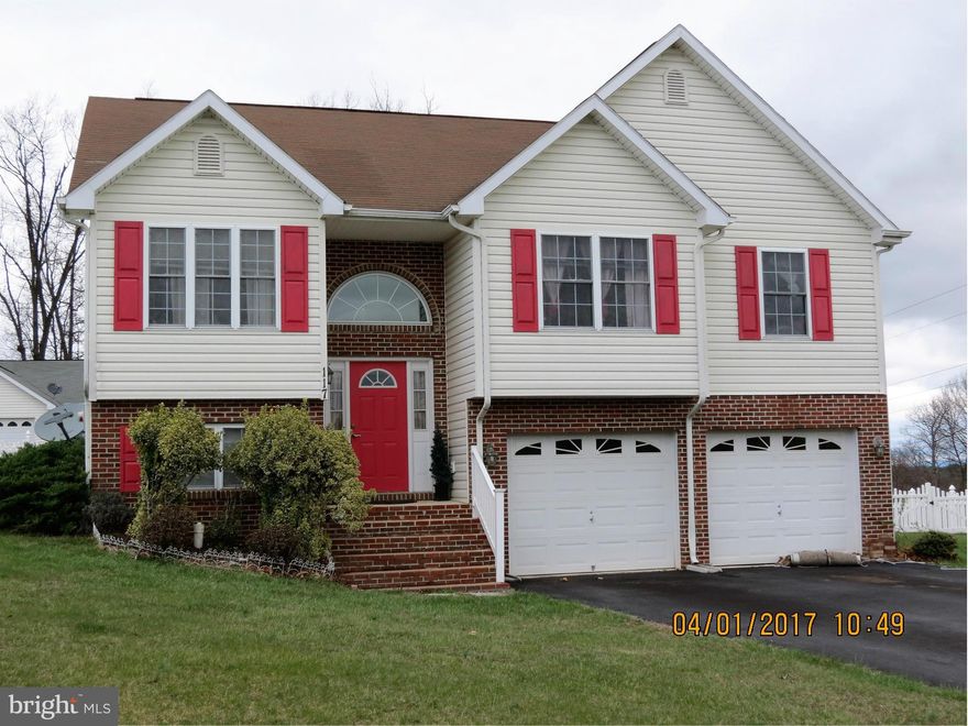 Nice Split Foyer in Forest Heights Subdivision! It has a 4th bedroom in the basement  and 1 full bathroom. The living room and hallway has nice hardwood flooring. The living room opens to the nice deck and fenced backyard with a storage shed. Priced to sell. Property listed below appraised value.