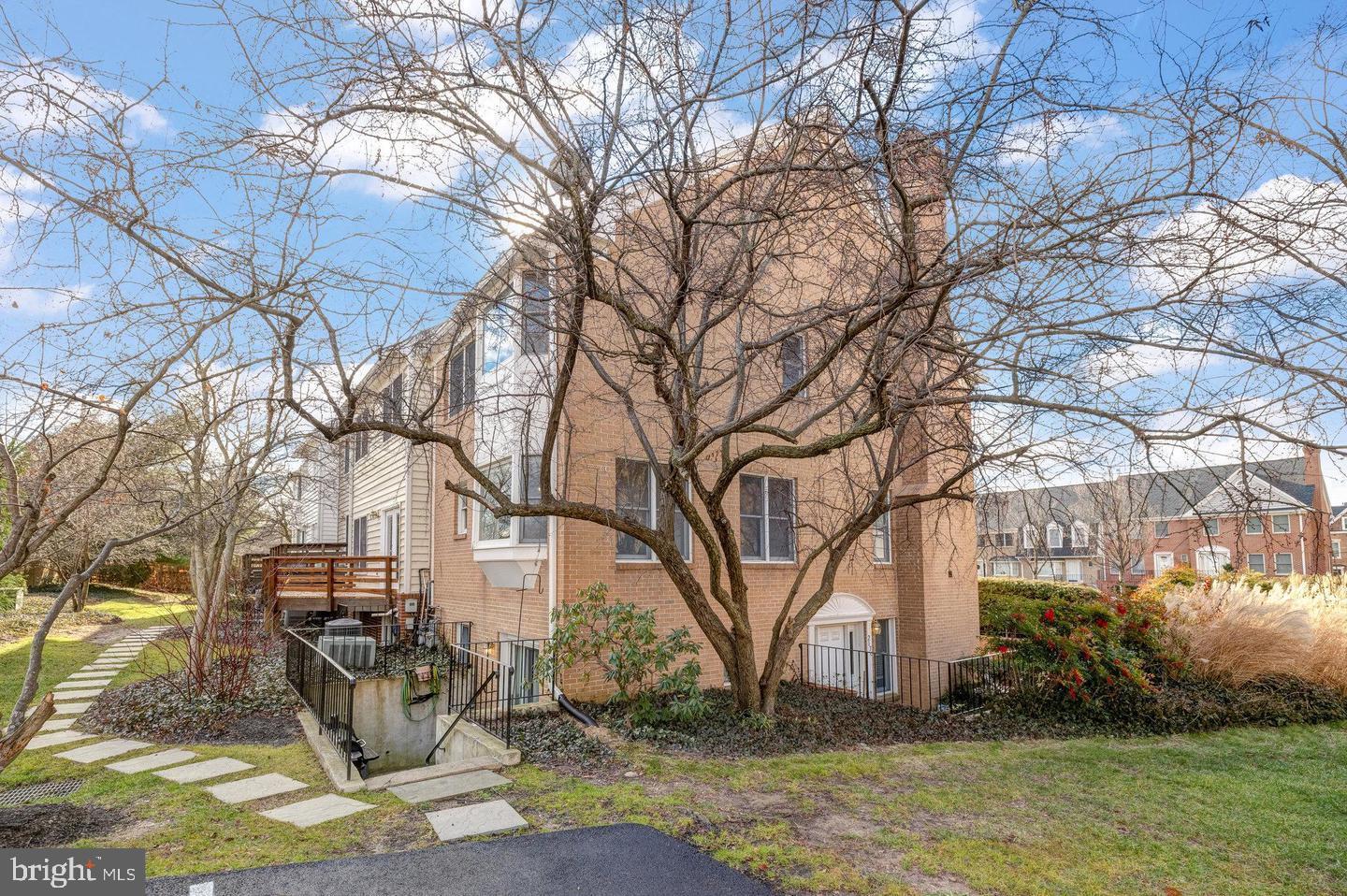 VIENNA TRAIL - Residential Lease