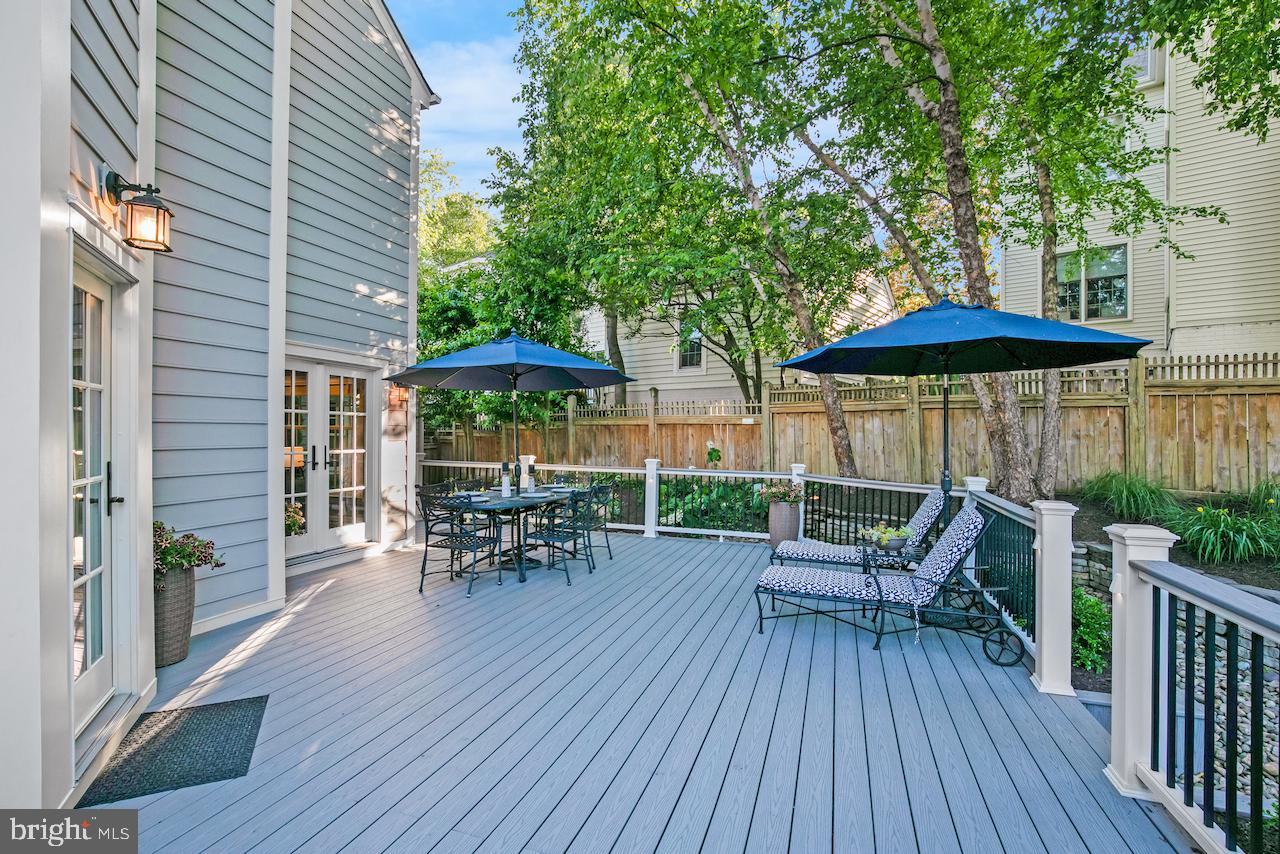 QUAKER HILL - Residential