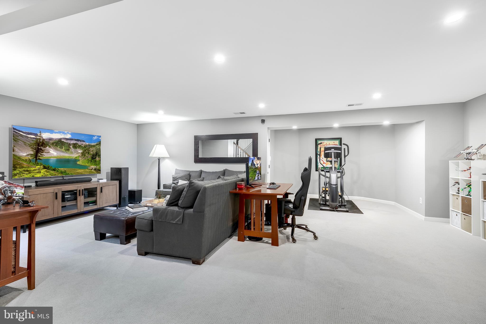 QUAKER HILL - Residential