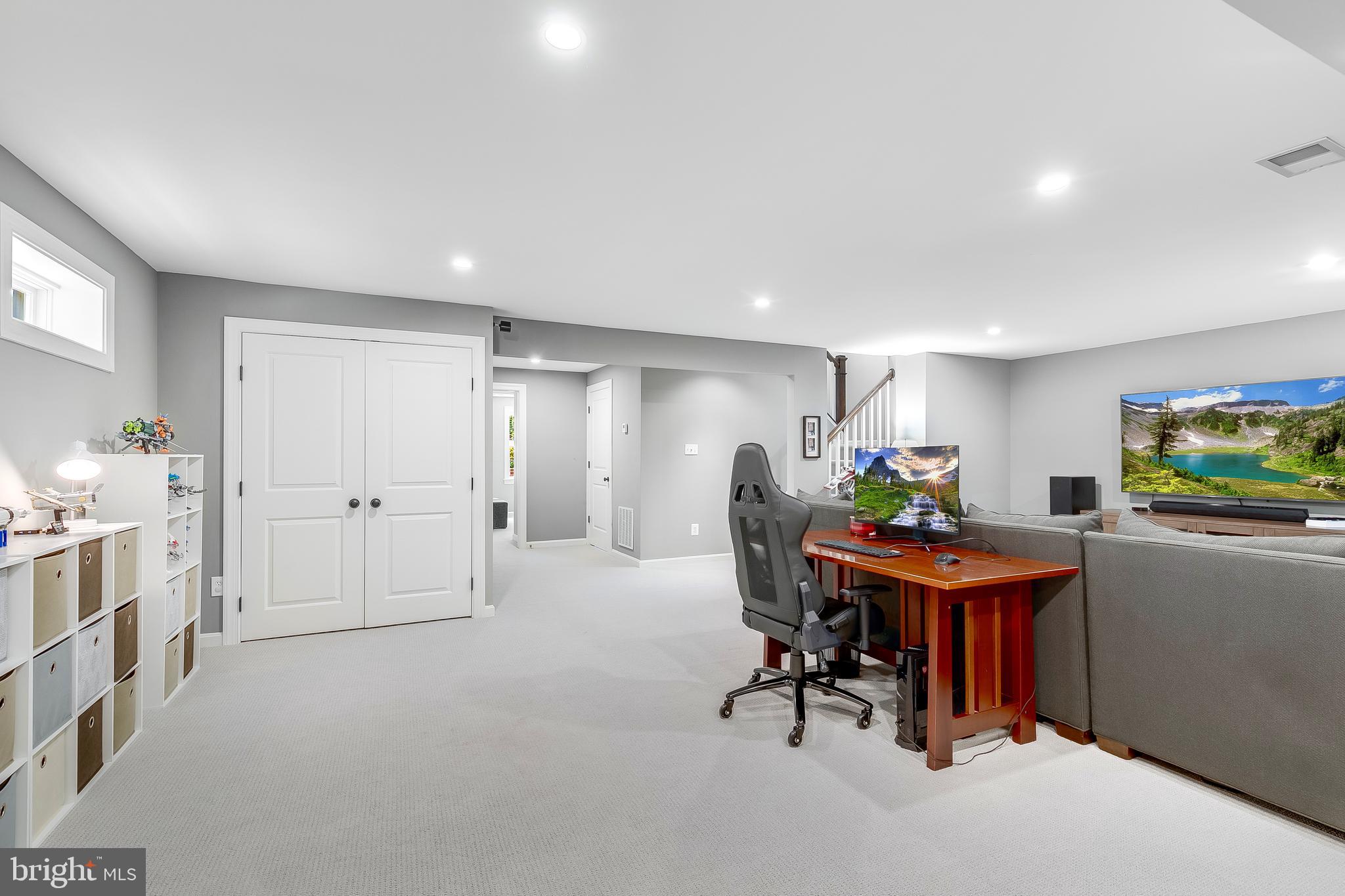 QUAKER HILL - Residential