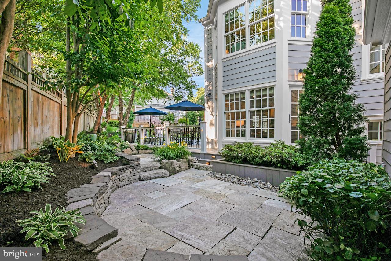 QUAKER HILL - Residential