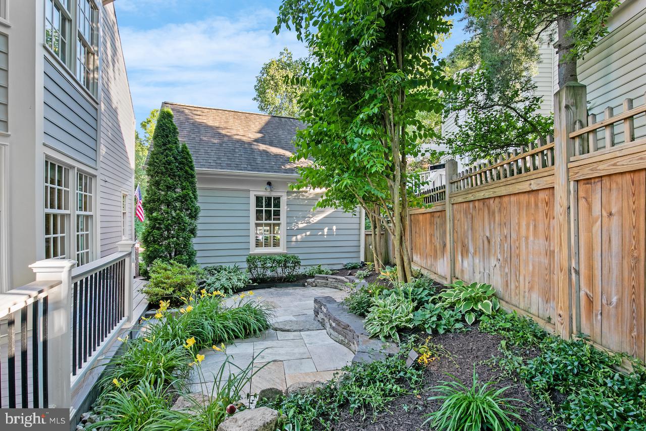 QUAKER HILL - Residential