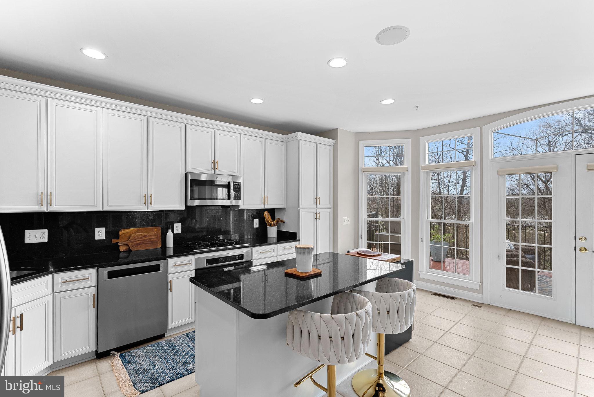 RIVER CREEK - Residential