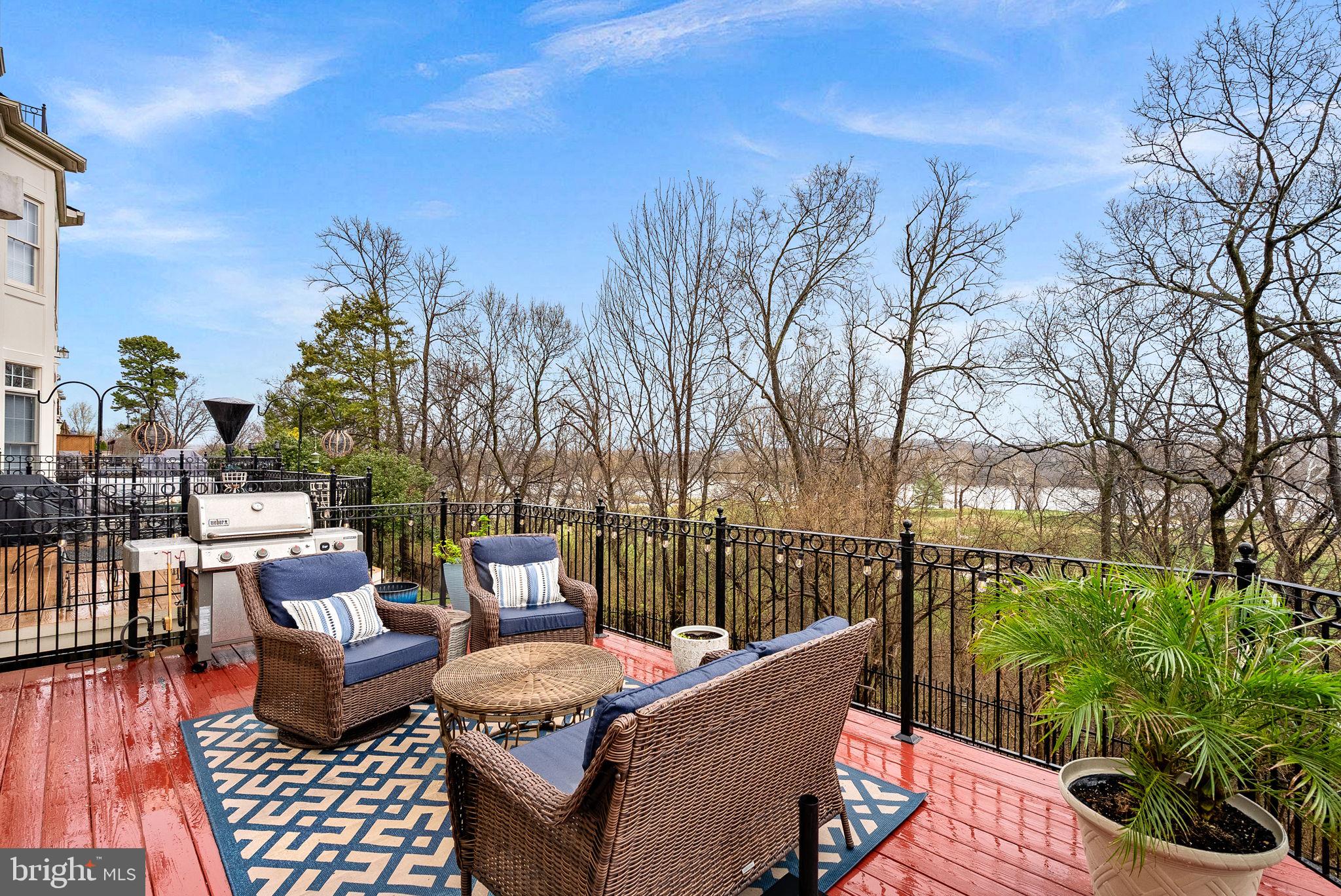 RIVER CREEK - Residential