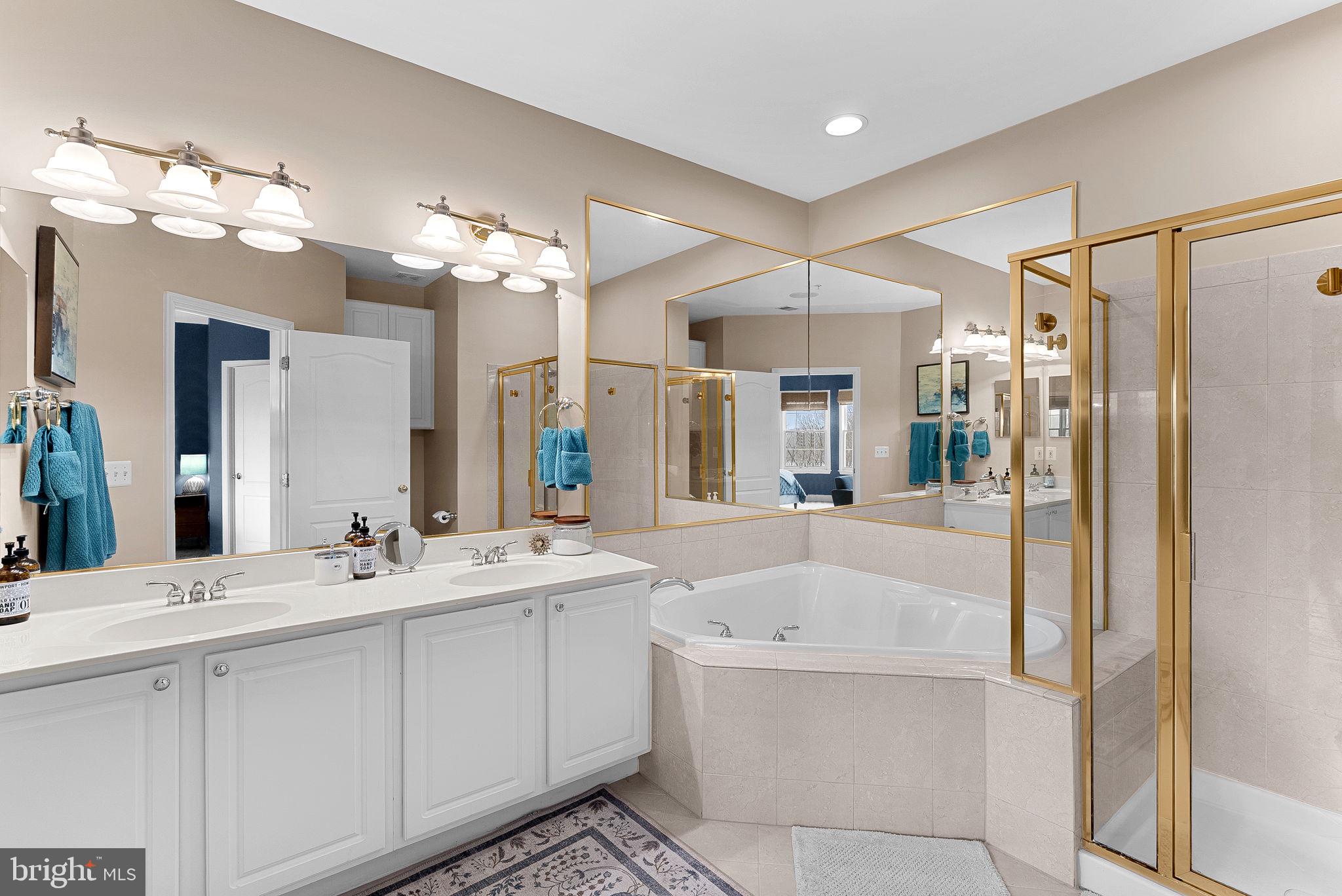 RIVER CREEK - Residential