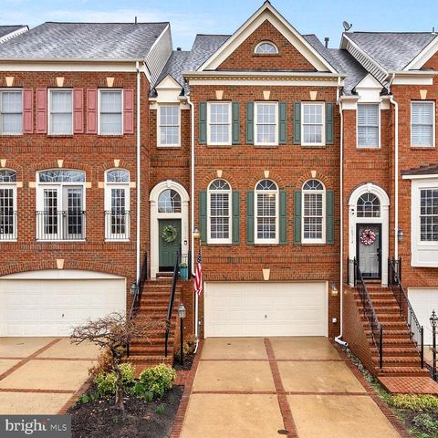 Photo of 18510 Perdido Bay Terrace, LEESBURG, VA 20176 (MLS # VALO2118634)