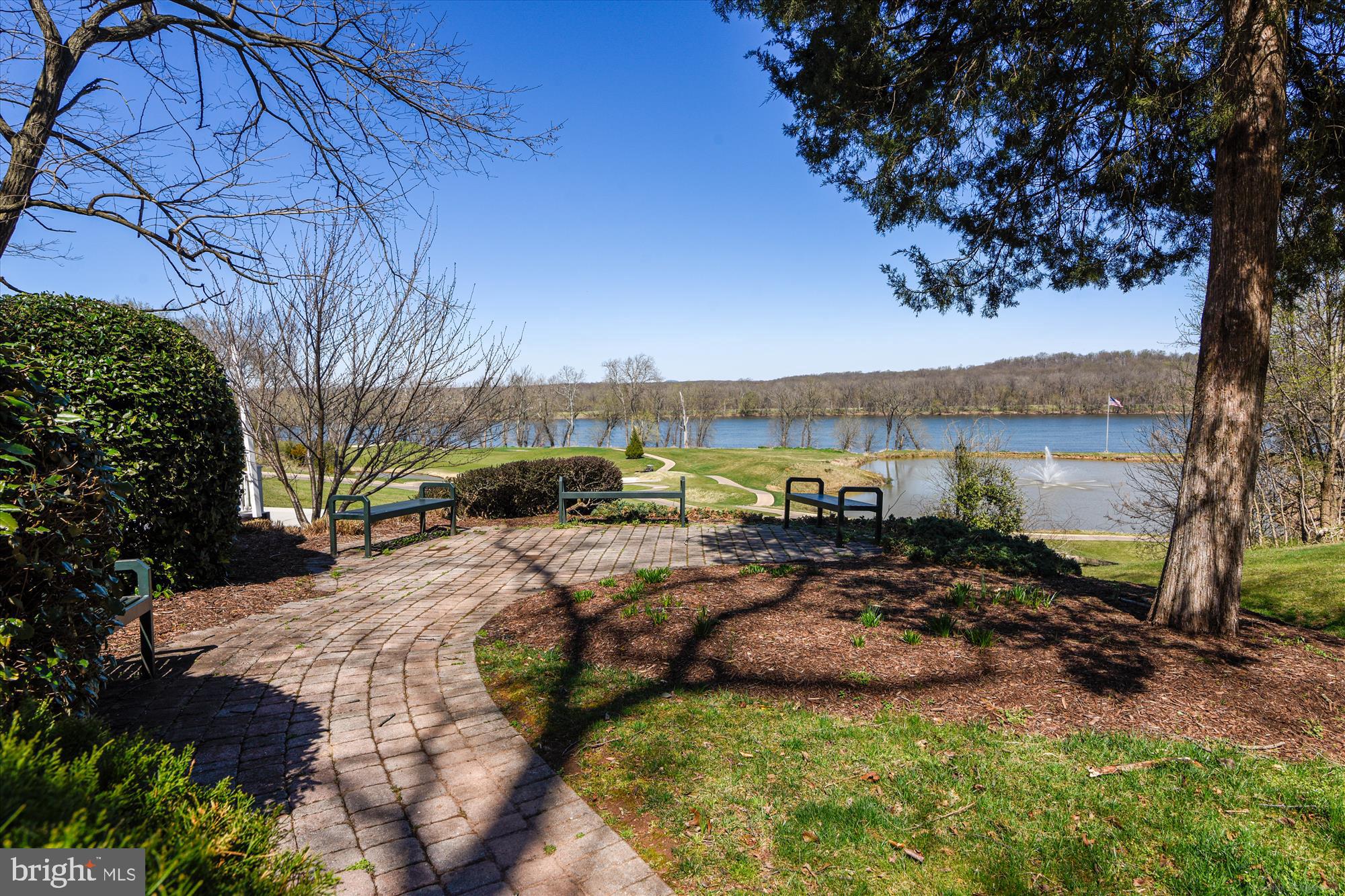 RIVER CREEK - Residential