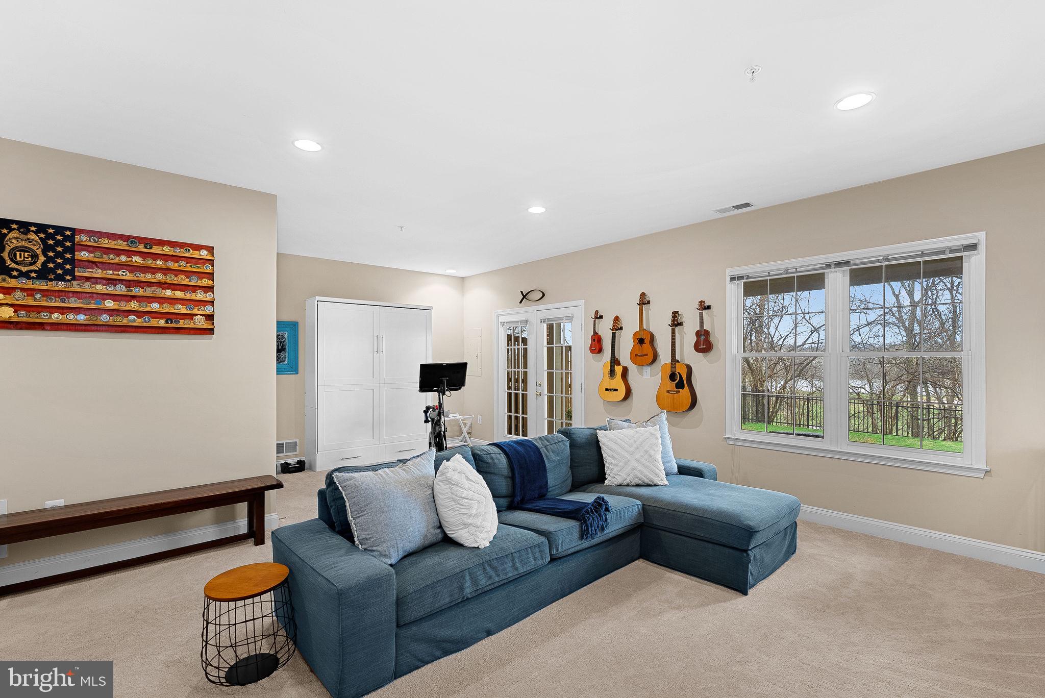 RIVER CREEK - Residential