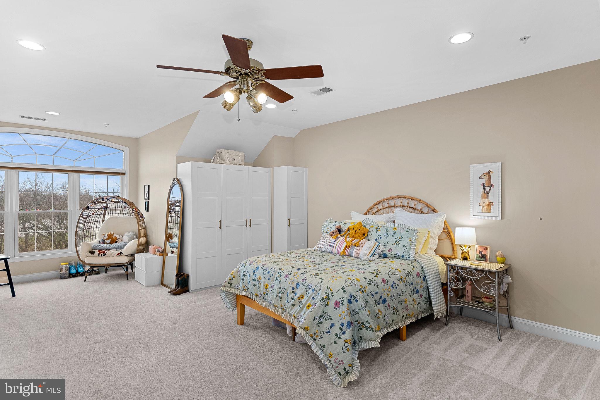 RIVER CREEK - Residential