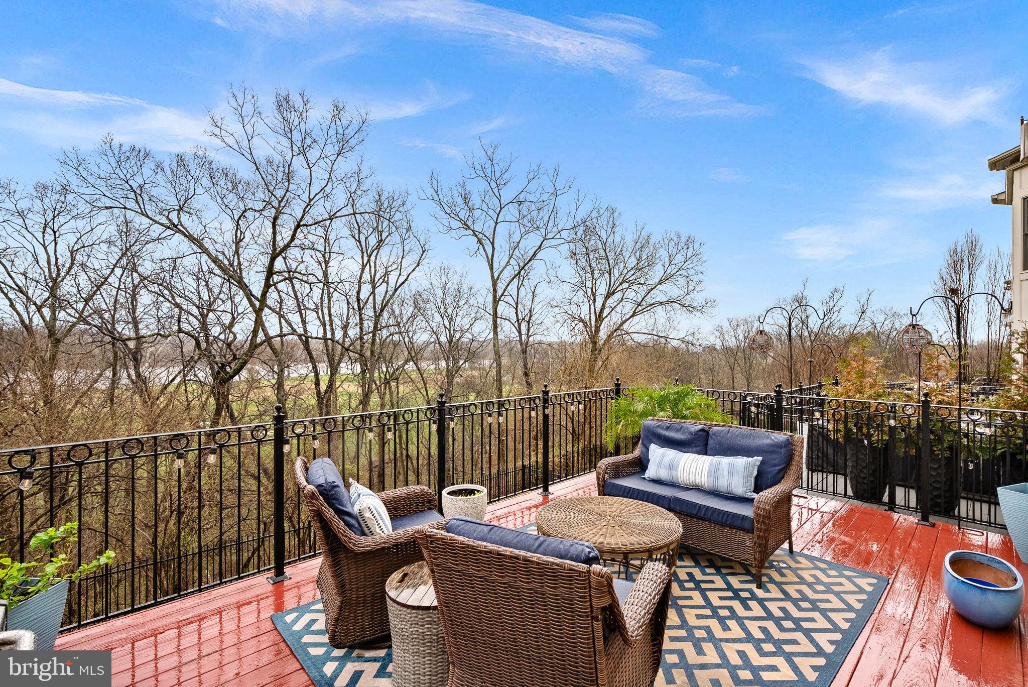 RIVER CREEK - Residential