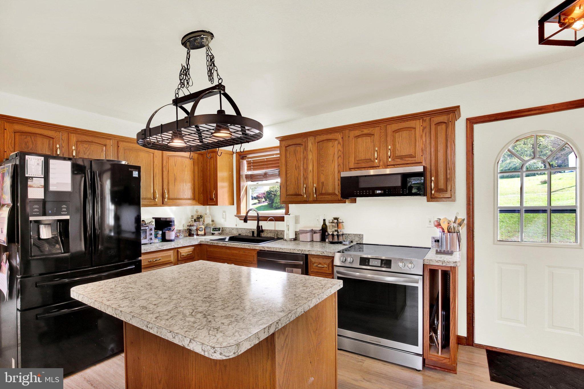 203 HATCHET COVE