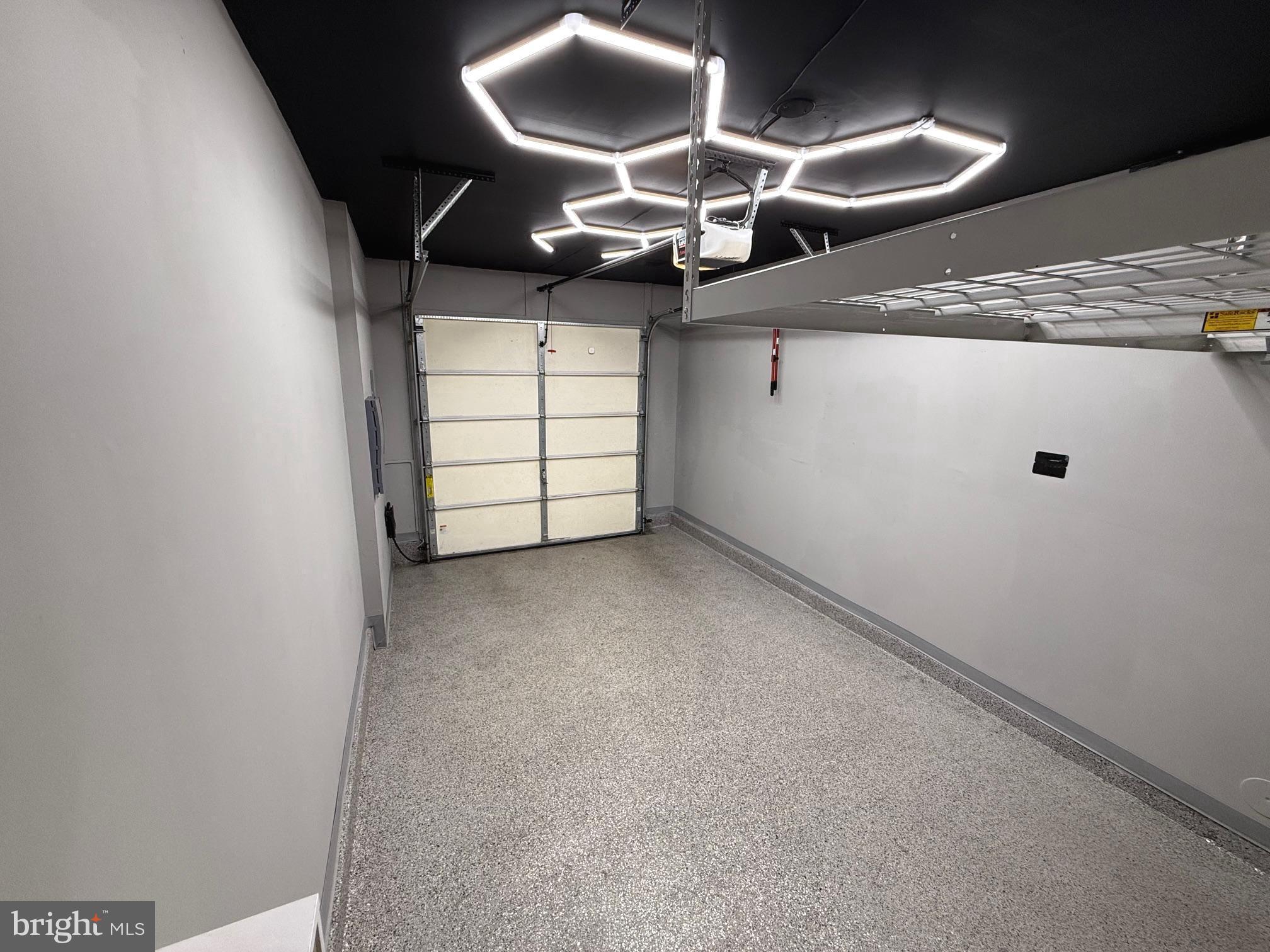 BUCKINGHAM STATION - Residential Lease