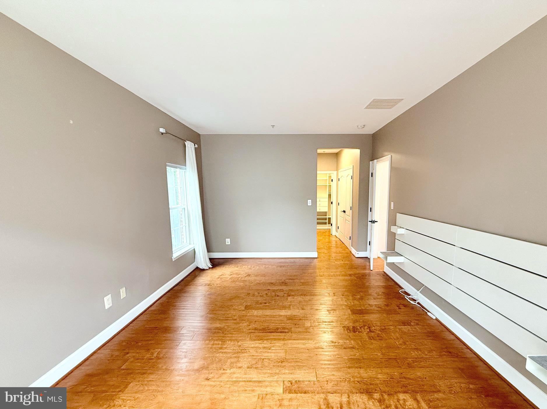 BUCKINGHAM STATION - Residential Lease