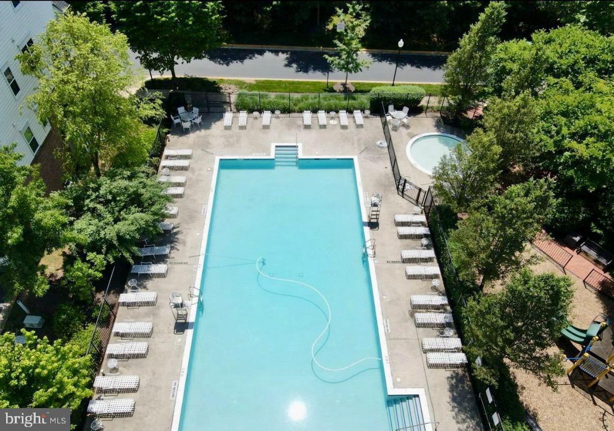 BUCKINGHAM STATION - Residential Lease