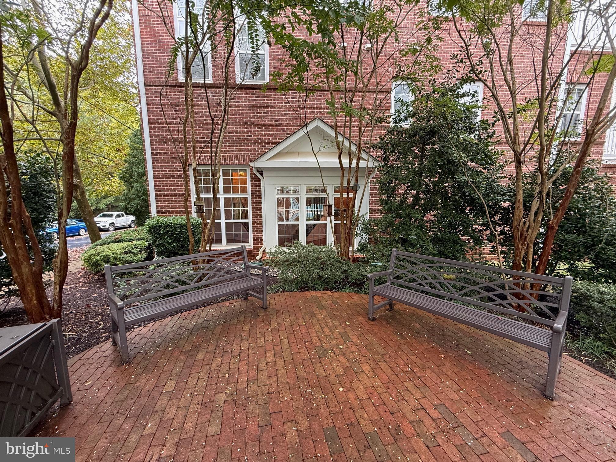 BUCKINGHAM STATION - Residential Lease