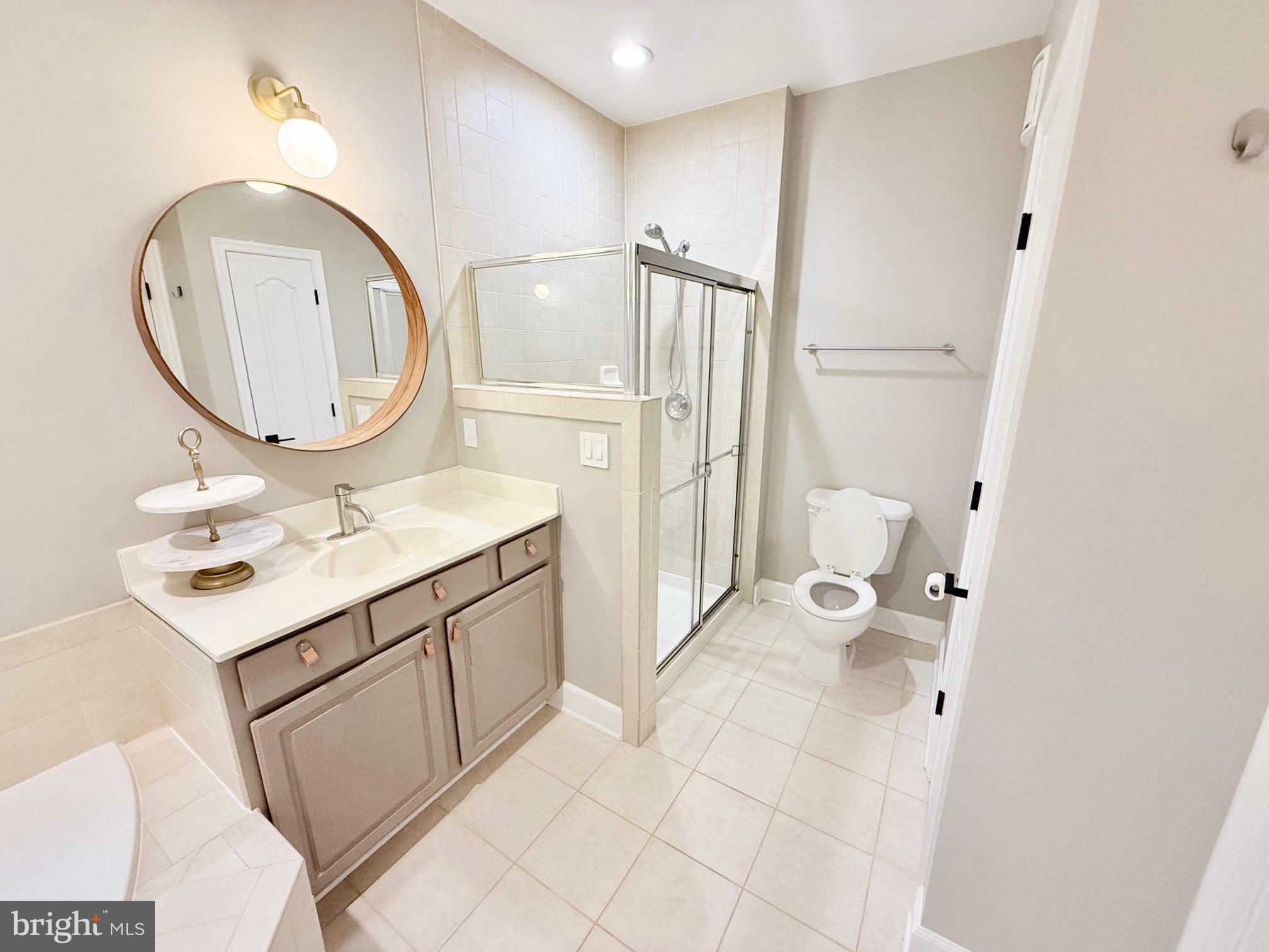 BUCKINGHAM STATION - Residential Lease