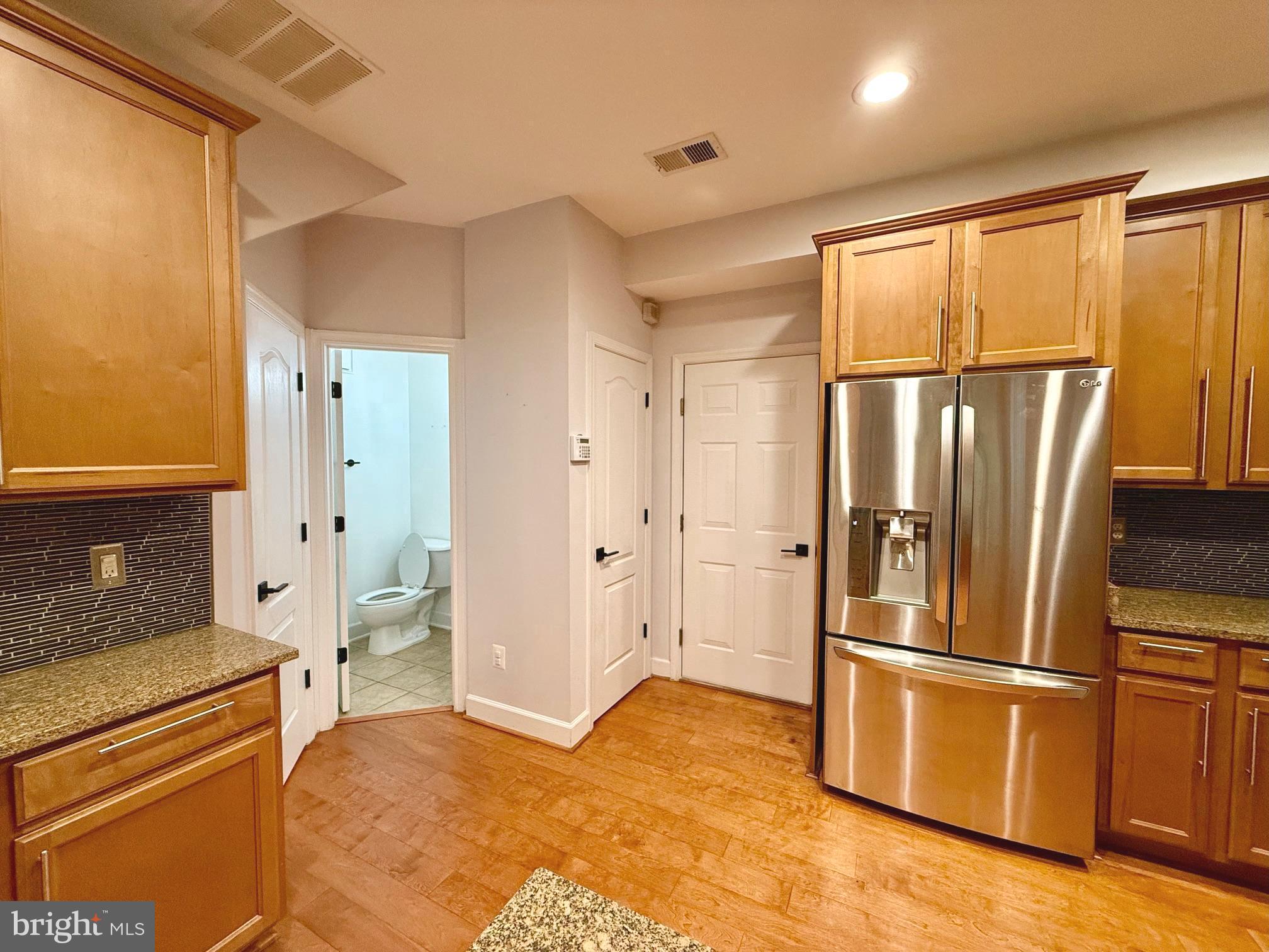 BUCKINGHAM STATION - Residential Lease