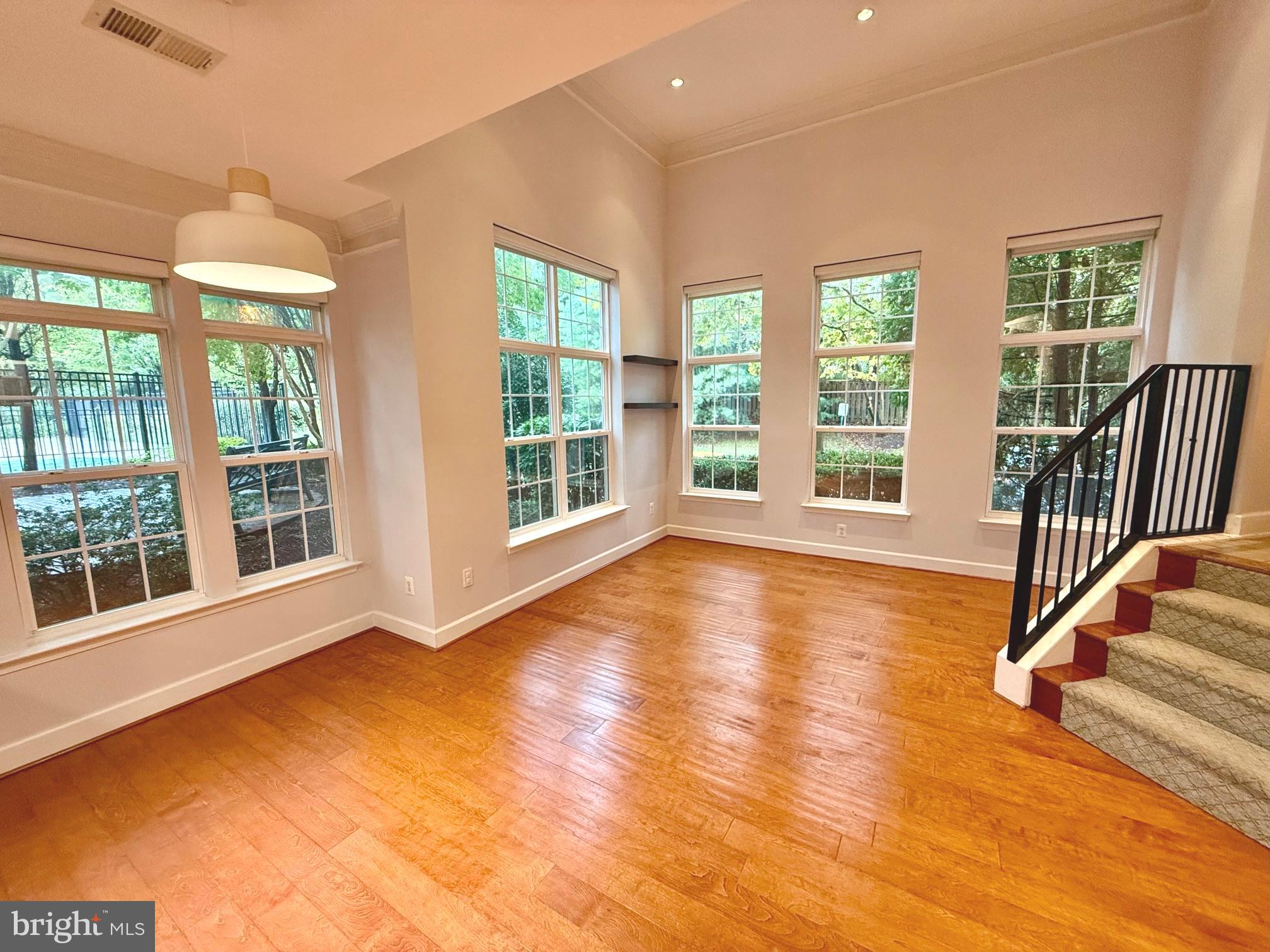 BUCKINGHAM STATION - Residential Lease