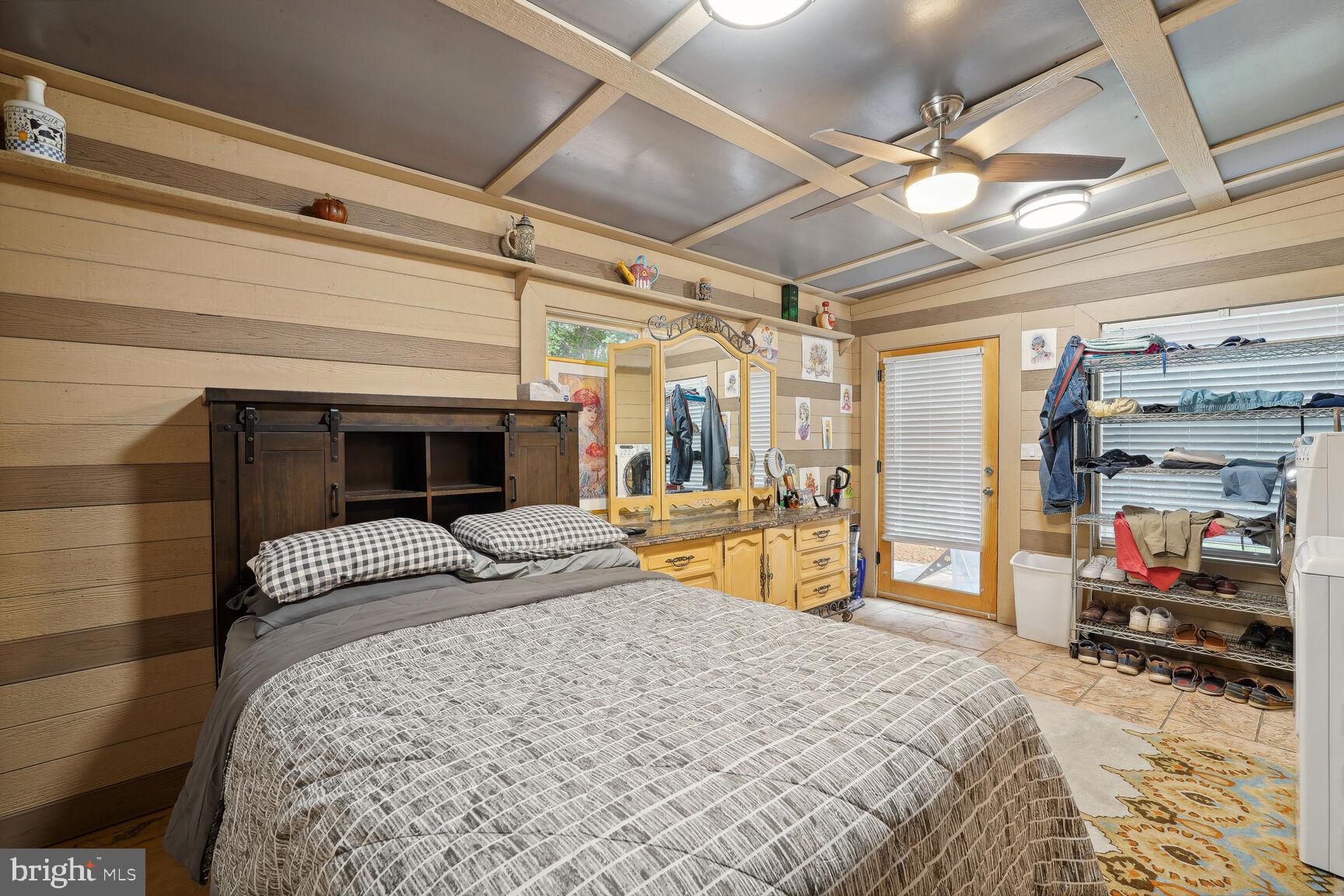 POTOMAC OUTSIDE - Residential