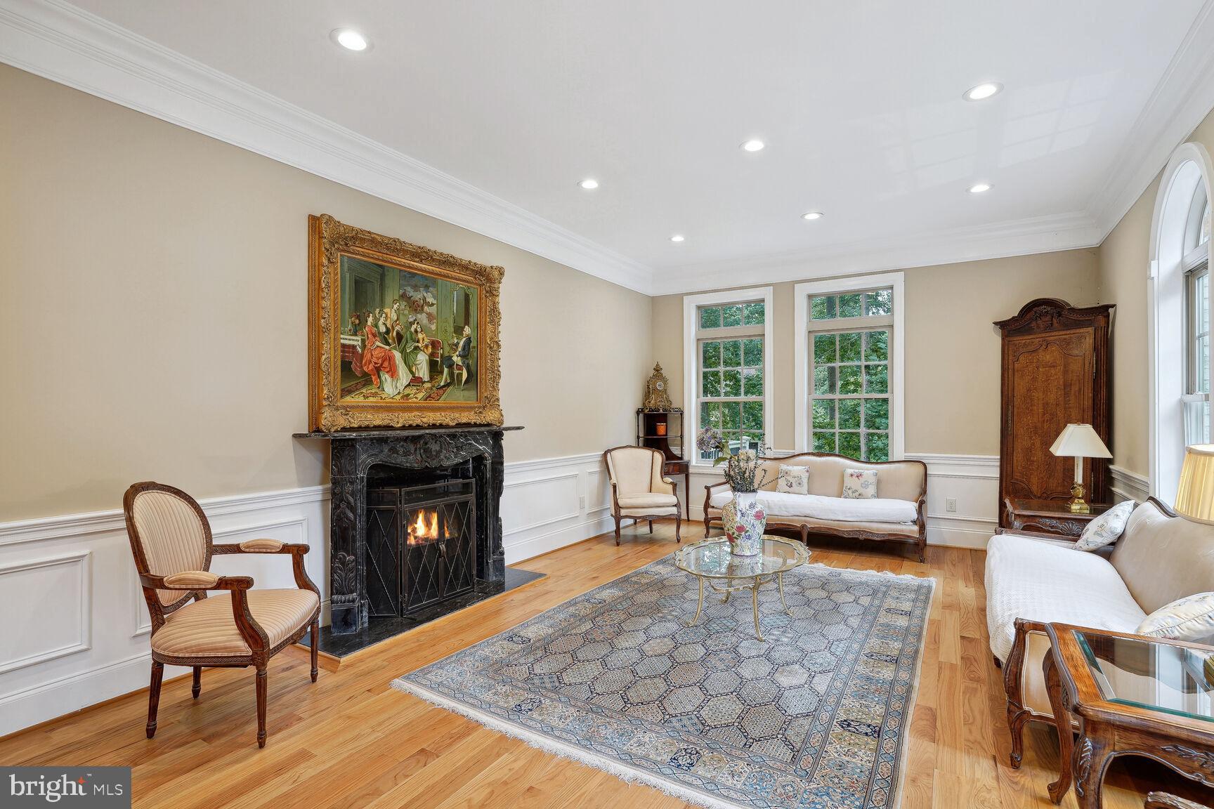 POTOMAC OUTSIDE - Residential