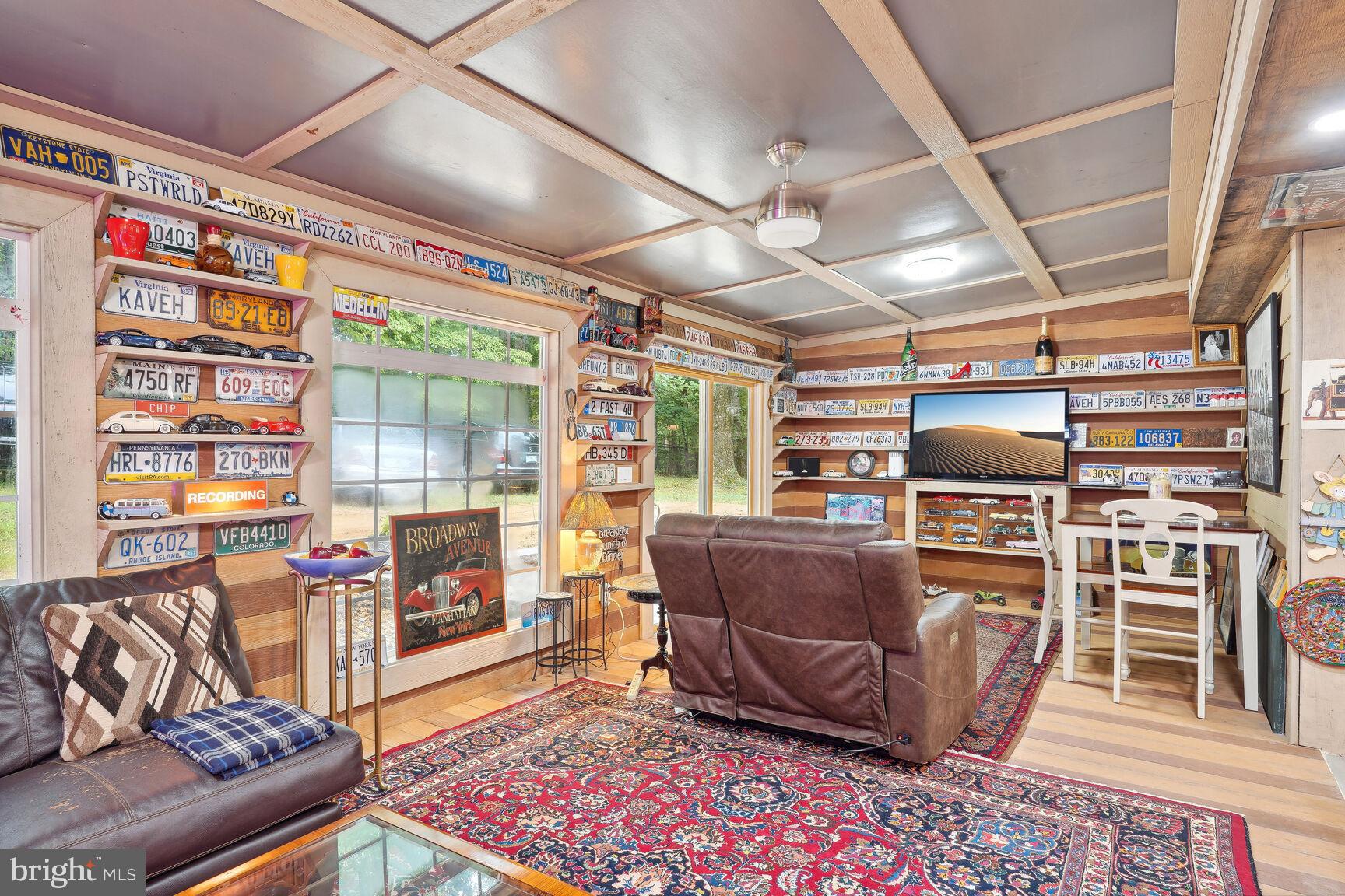 POTOMAC OUTSIDE - Residential