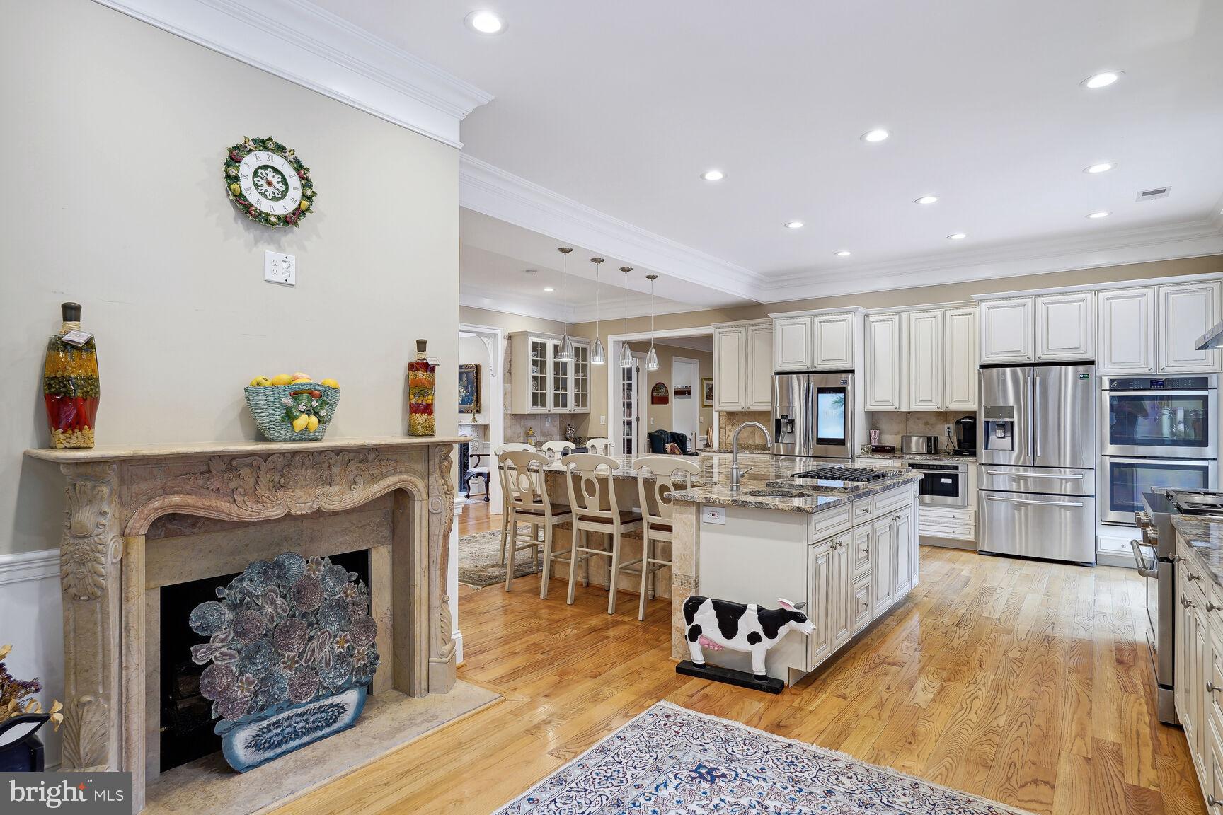 POTOMAC OUTSIDE - Residential