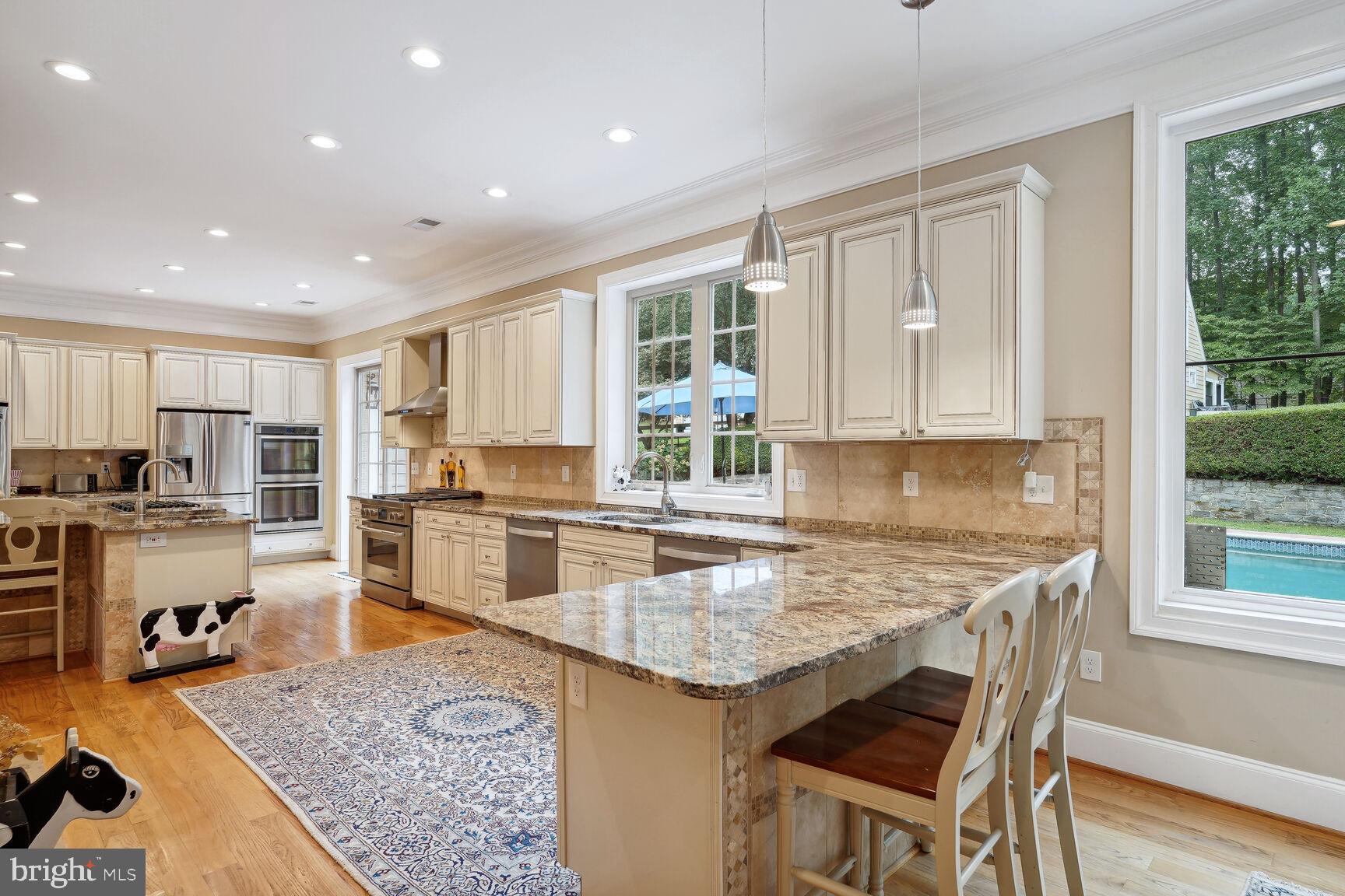 POTOMAC OUTSIDE - Residential