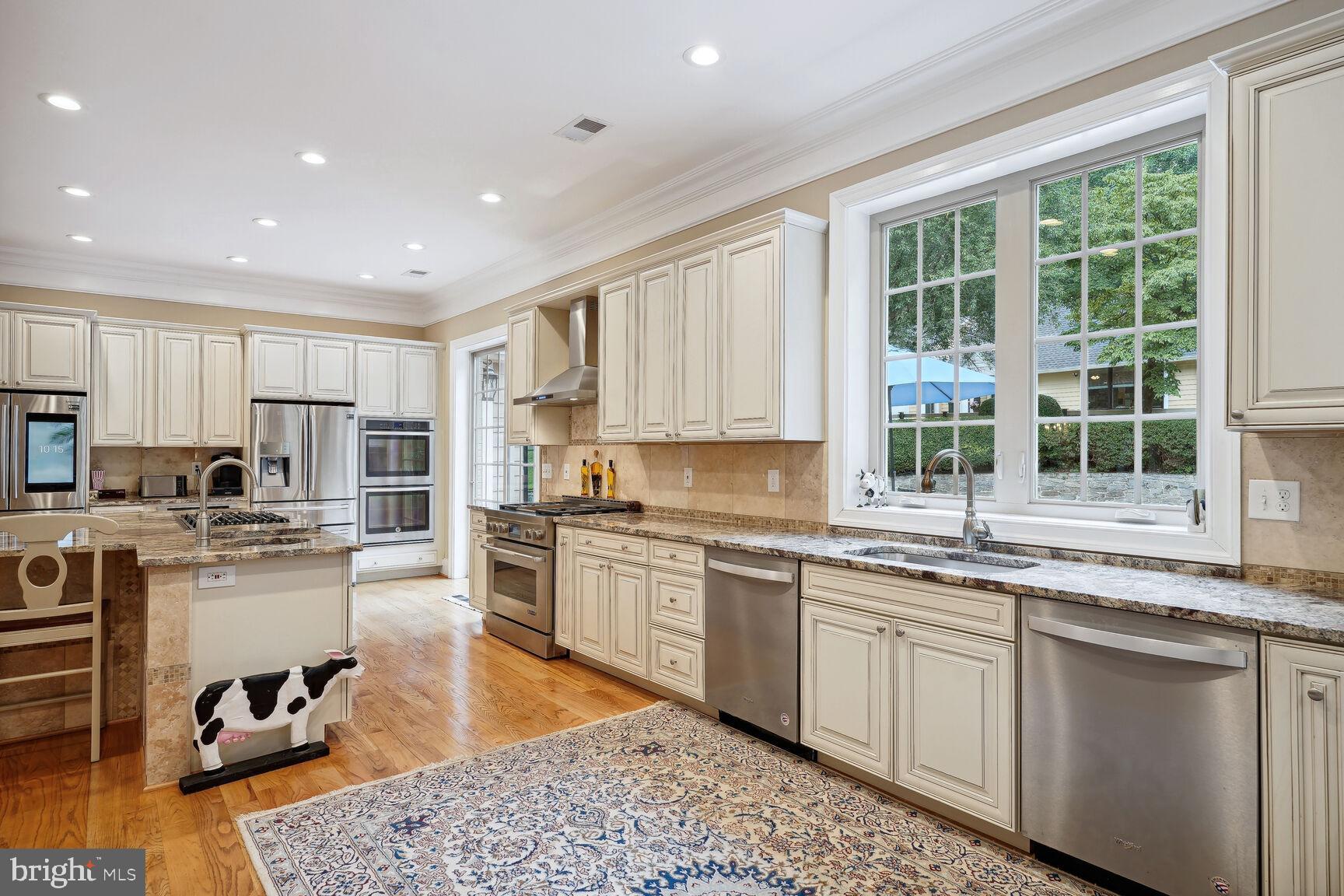 POTOMAC OUTSIDE - Residential