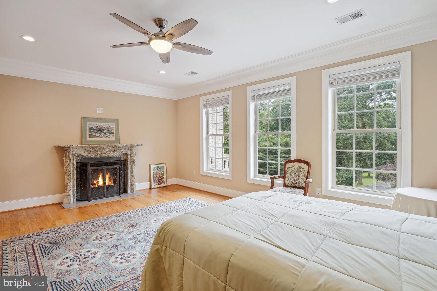 POTOMAC OUTSIDE - Residential