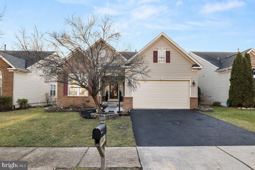 DON'T LET THE OUTSIDE FOOL YOU! 5 BEDROOM 3 BATH OPEN FLOOR PLAN RANCH ON A DEAD END RD WITH GREAT ACCESS TO I81 ,522 AND 340. NEW PAINT AND CARPET. KITCHEN HAS GRANITE TOPS AND STAINLESS APPLIANCES. OPEN FLOOR PLAN WITH  CATHEDRAL AND TRAY CEILINGS. MASTER EN SUITE AND 2 ADDITIONAL BEDROOMS ON MAIN FLOOR. MAIN FLOOR LAUNDRY WITH WASHER AND DRYER THAT CONVEY. UPSTAIRS YOU HAVE 2 MORE BEDROOMS AND A FULL BATH. BASEMENT IS READY FOR YOU TO FINISH WITH A STACK OF NEW DRYWALL THAT CONVEYS. NICE BACK YARD WITH DECK FOR GRILLING. PROPERTY BACKS TO SHERANDO PARK. SELLER USES VERIZON FIOS FOR INTERNET
SELLERS ARE OFFERING A 5000.00 CREDIT TO BUT DOWN RATE.